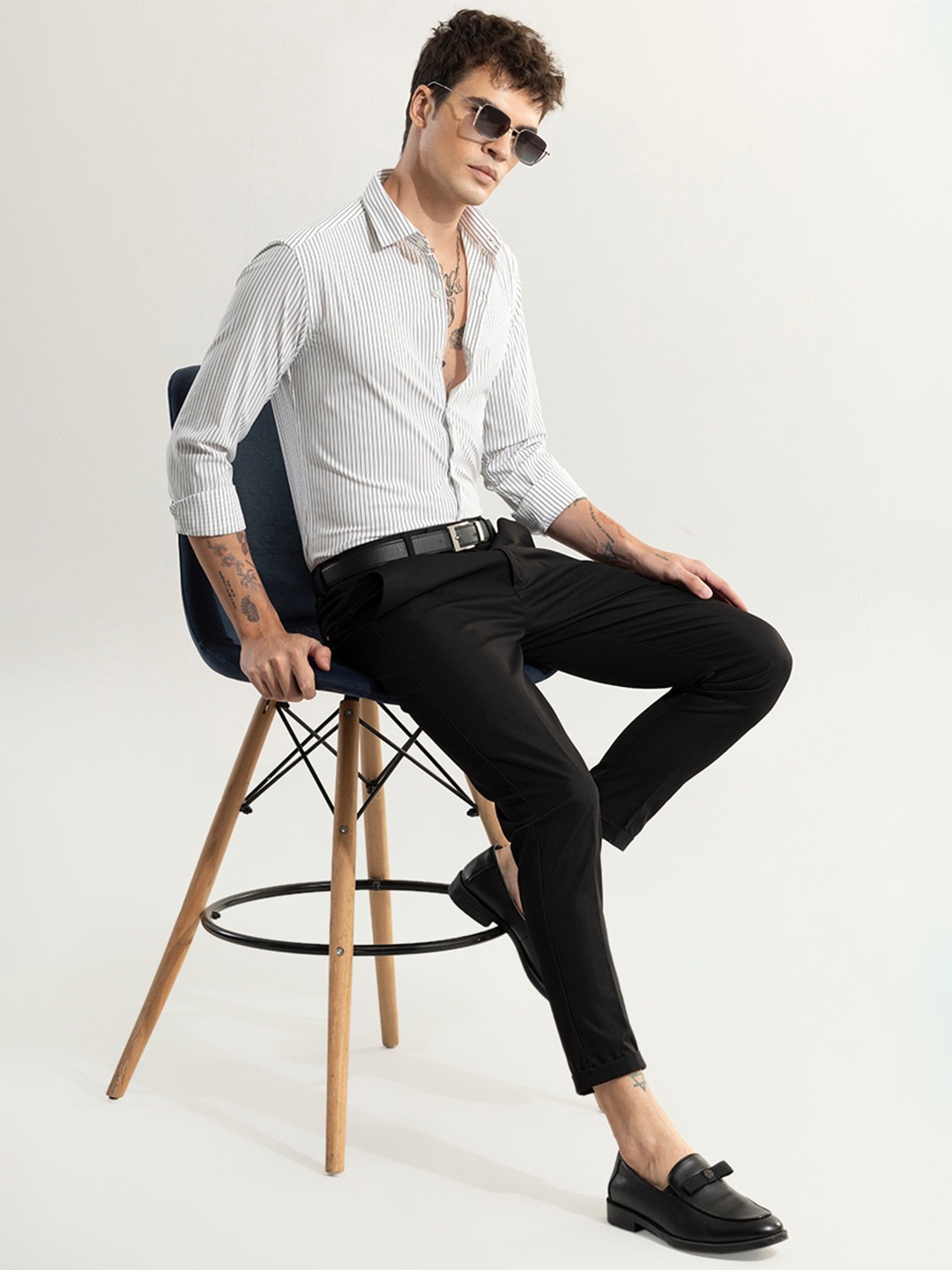 

Snitch White & Black Classic Slim Fit Striped Spread Collar Cotton Casual Shirt