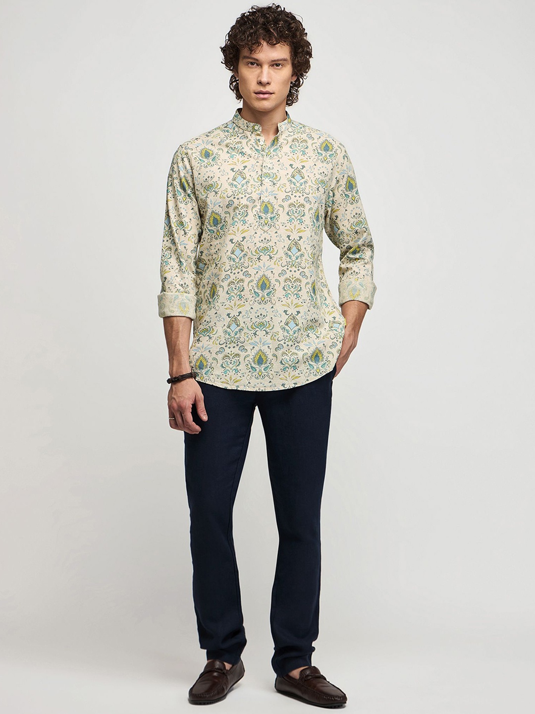 

Red Flame Ethnic Motifs Printed Mandarin Collar Cotton Straight Kurtas, Yellow
