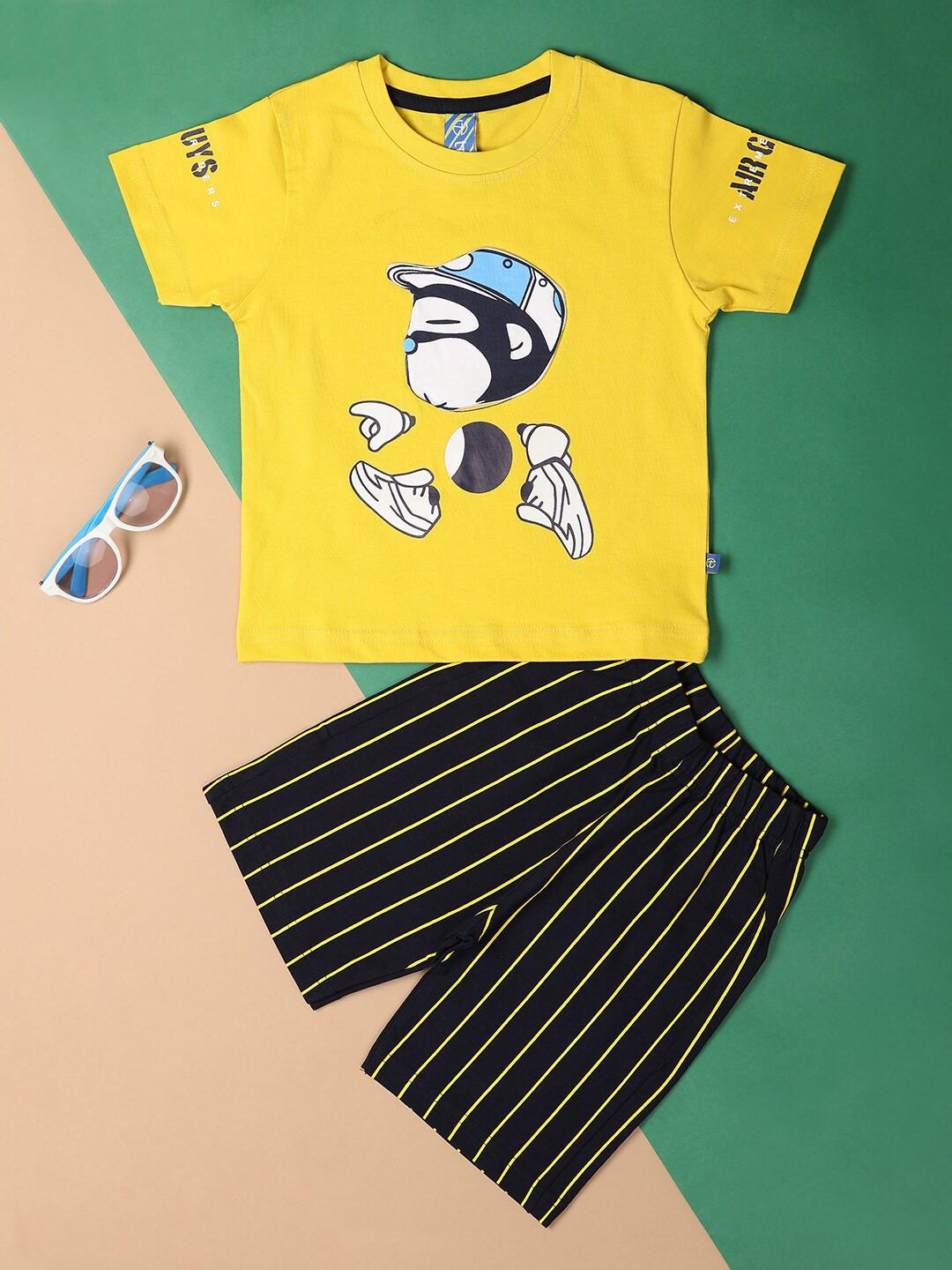 

V-Mart Boys Printed Round Neck T-shirt with Shorts, Gold