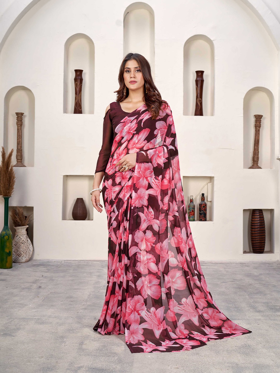 

Mitera Ethnic Motifs Poly Georgette Saree, Pink
