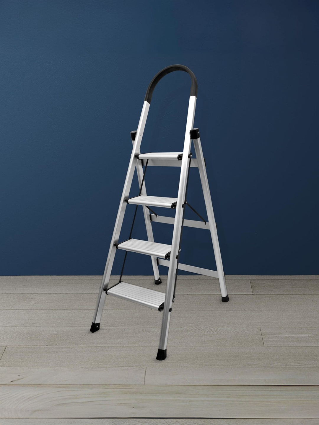 

Plantex 4 Step Folding Aluminium Anti Skid Ladder, Silver
