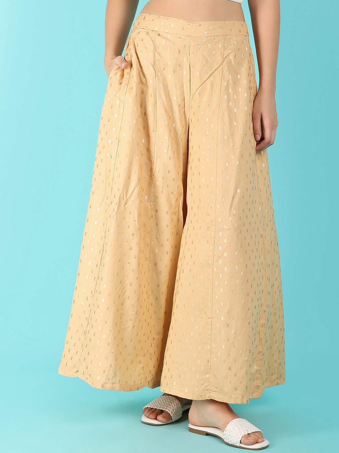 

V-Mart Women Printed Pleated Trouser, Beige