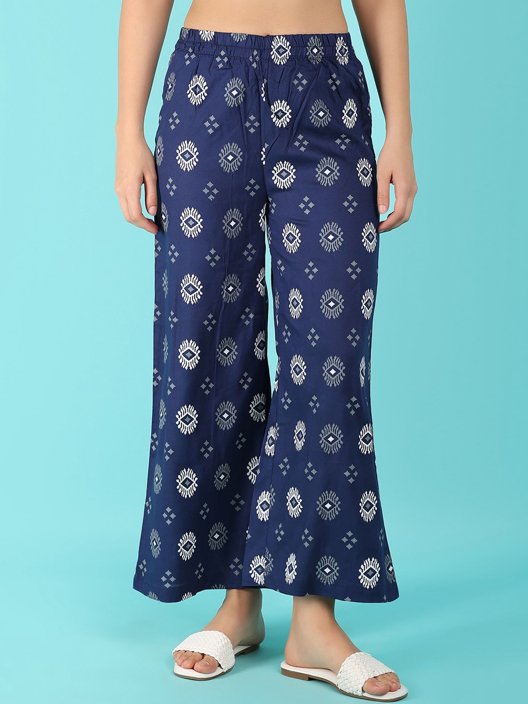 

V-Mart Women Ethnic Motifs Printed Pleated Trouser, Blue