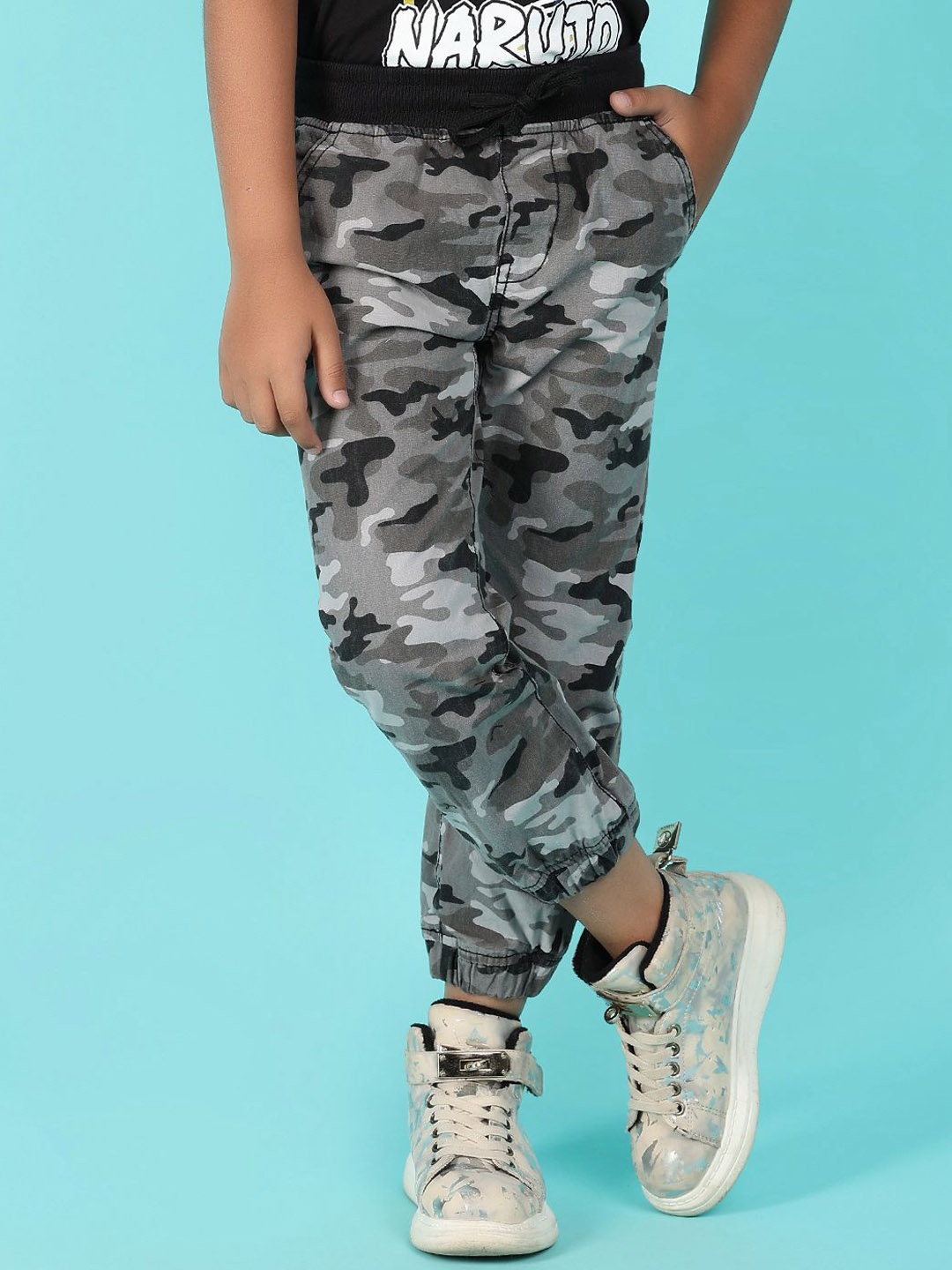 

V-Mart Boys Camouflage Printed Mid-Rise Cotton Joggers Trousers, Grey