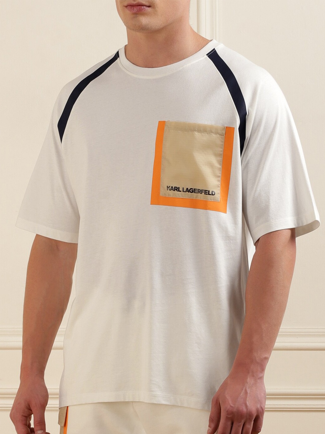 

Karl Lagerfeld Men Round Neck Drop-Shoulder Sleeves Pockets T-shirt, White
