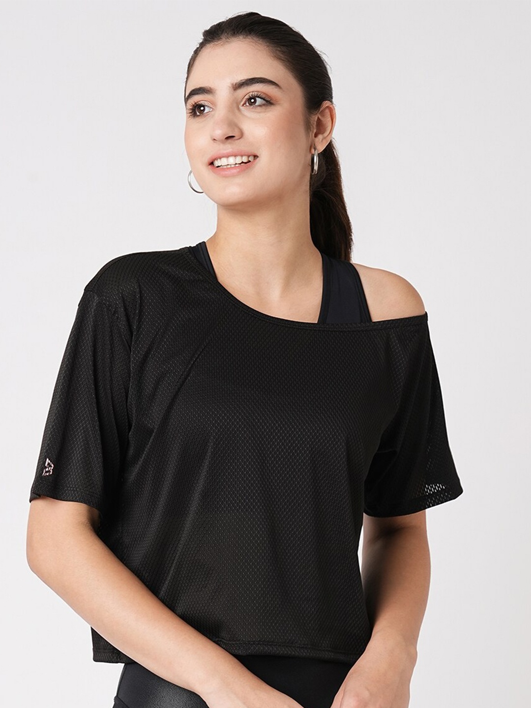 

BODD ACTIVE Women Drop-Shoulder Sleeves T-shirt, Black