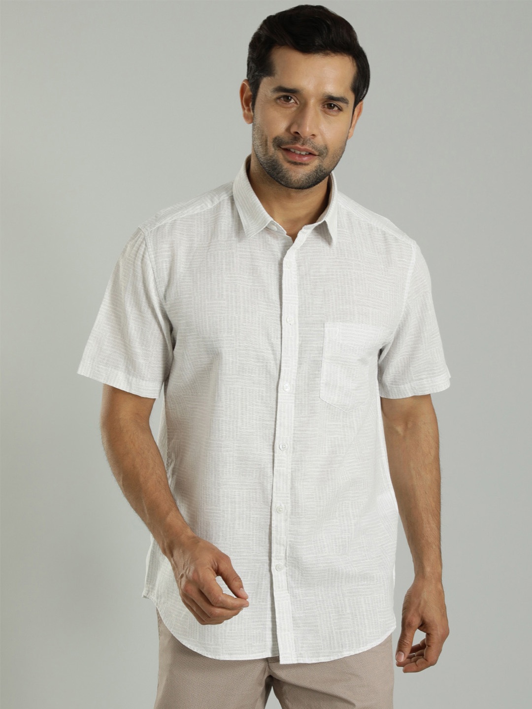 

Indian Terrain Geometric Printed India Slim Fit Opaque Casual Shirt, White