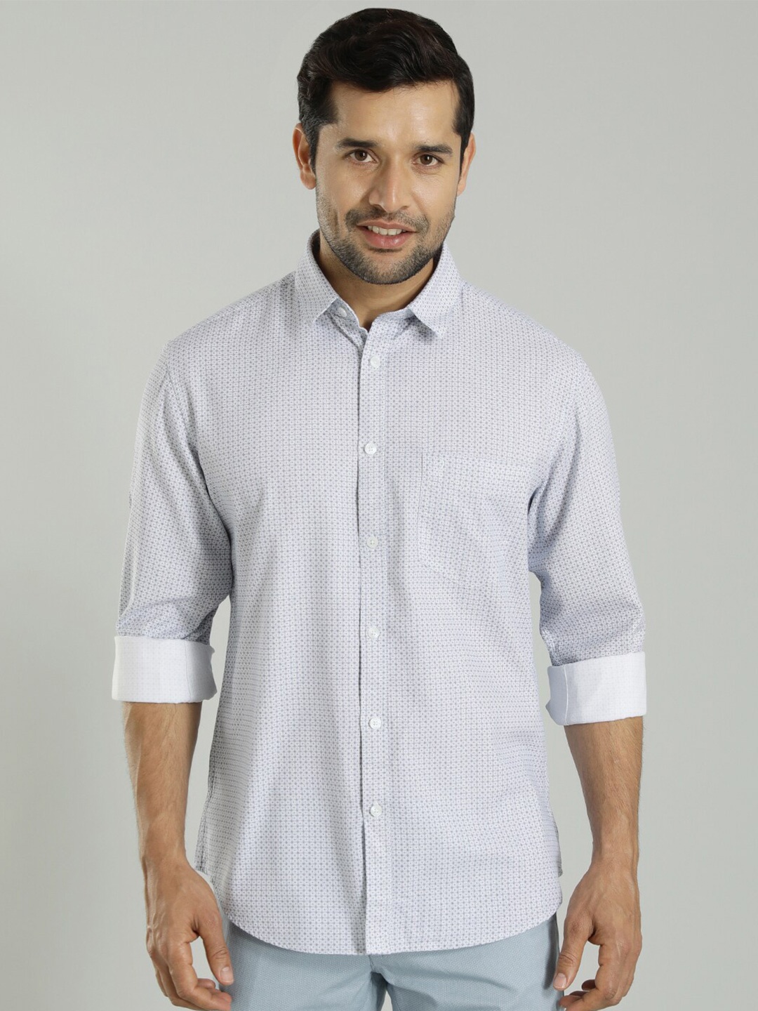 

Indian Terrain Slim Fit Geometric Printed Pure Cotton Casual Shirt, White