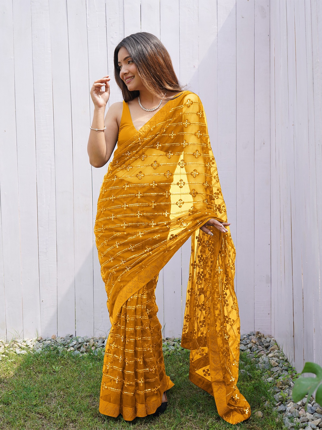 

RV CREATION Embelliesh Sequinned Net Saree, Yellow