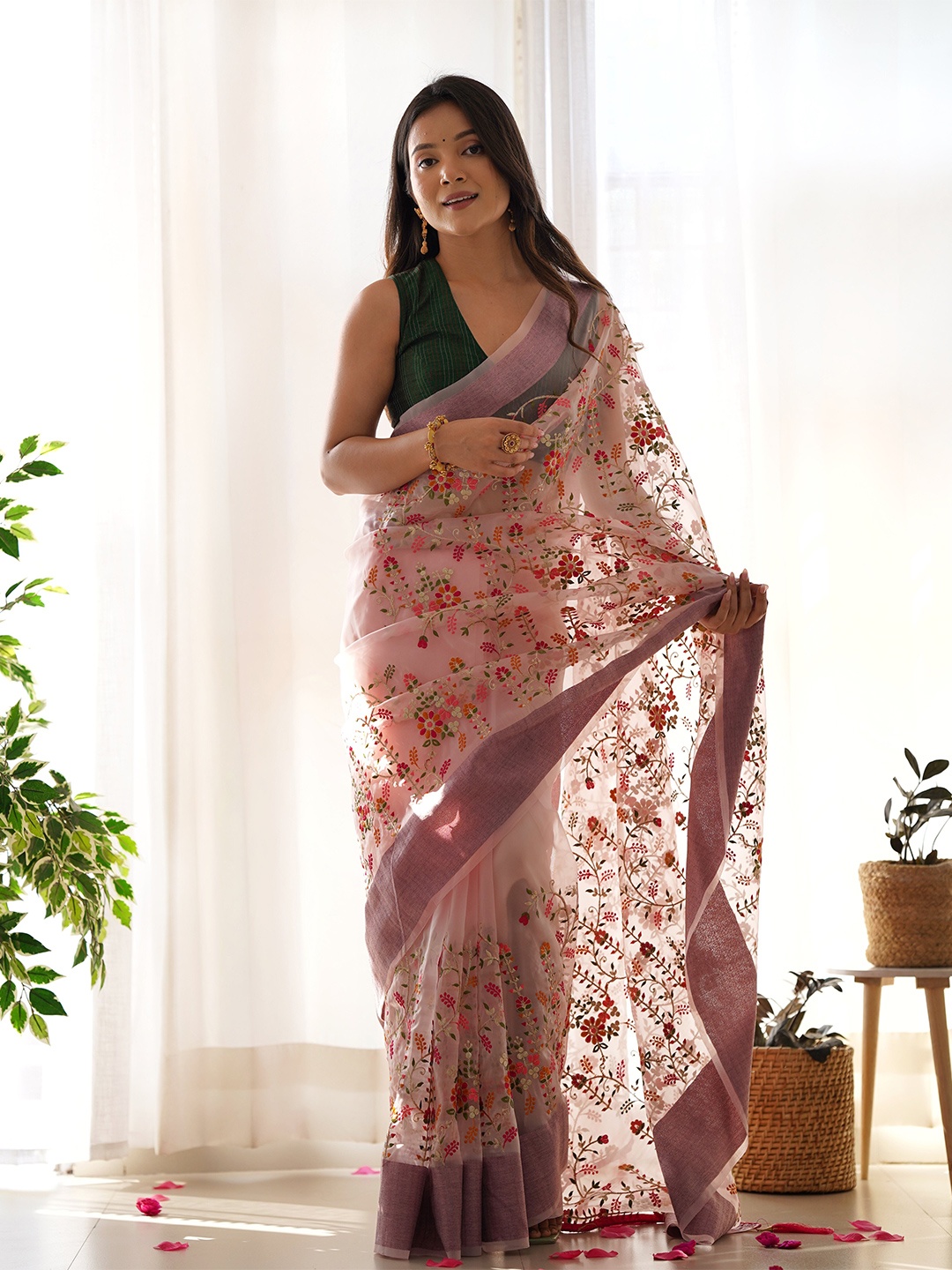 

RV CREATION Floral Zari Organza Saree, Peach