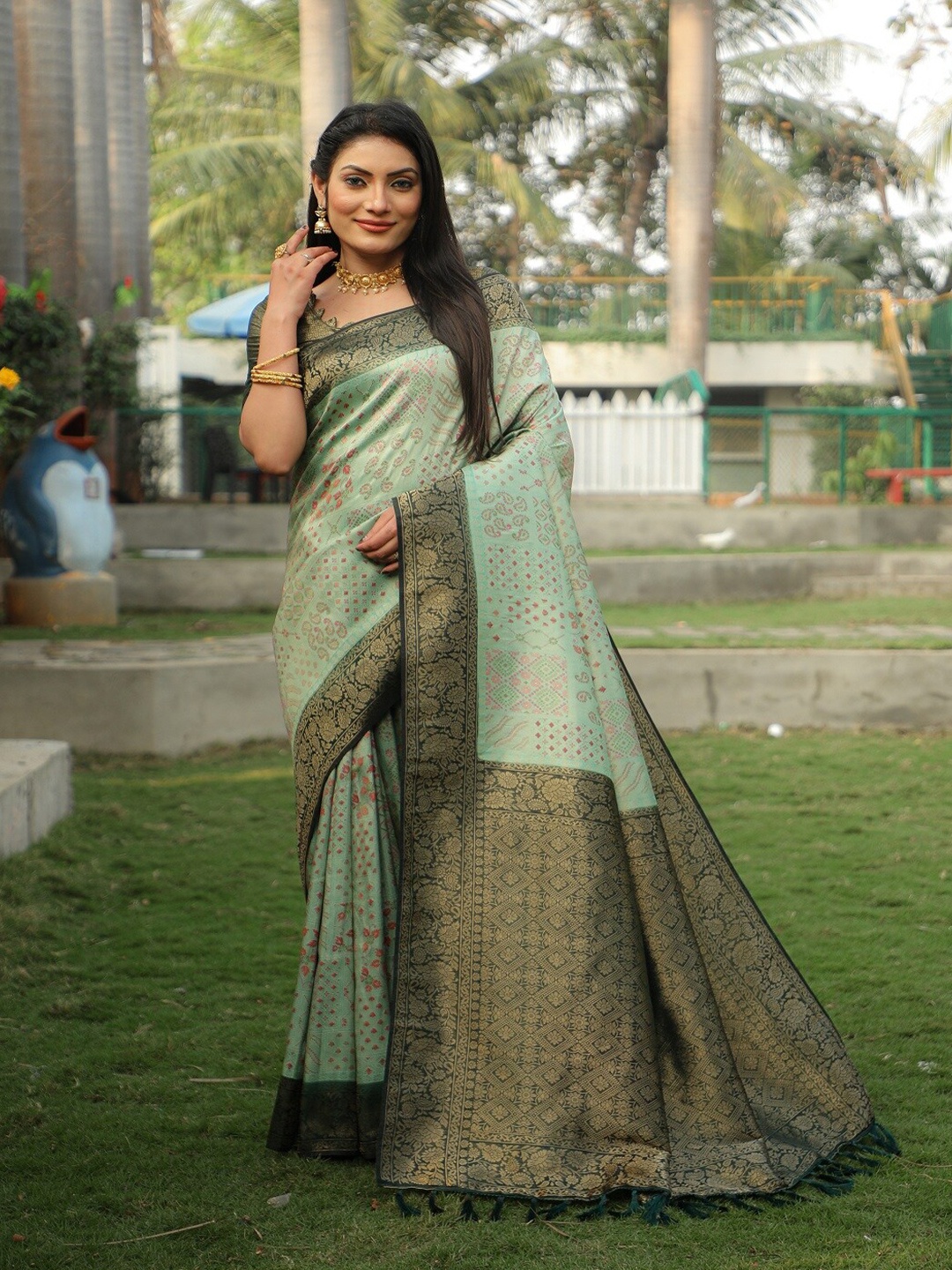 

WELL TEX Woven Design Zari Silk Cotton Kanjeevaram Saree, Green