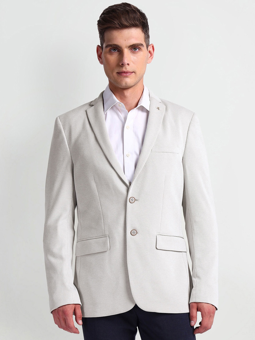 

Arrow Notched Lapel Long Sleeves Single Breasted Slim Fit Formal Blazer, Beige