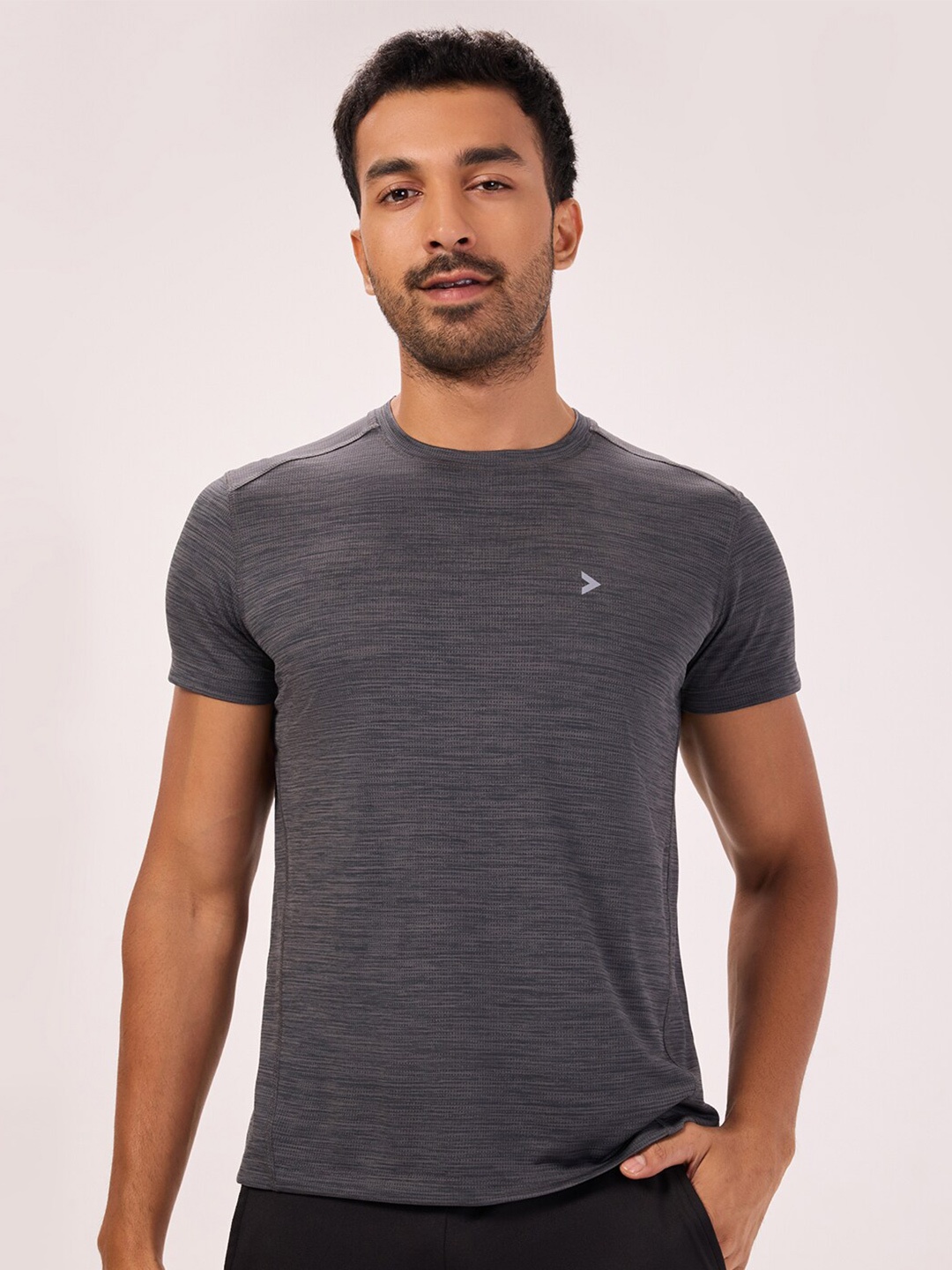 

Bombay High Men Solid Round Neck T-shirt, Grey