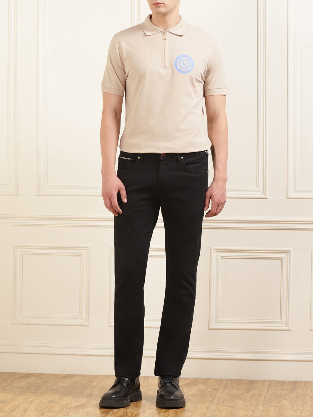 

Versace Jeans Couture Men Solid Polo Collar T-shirt, Na