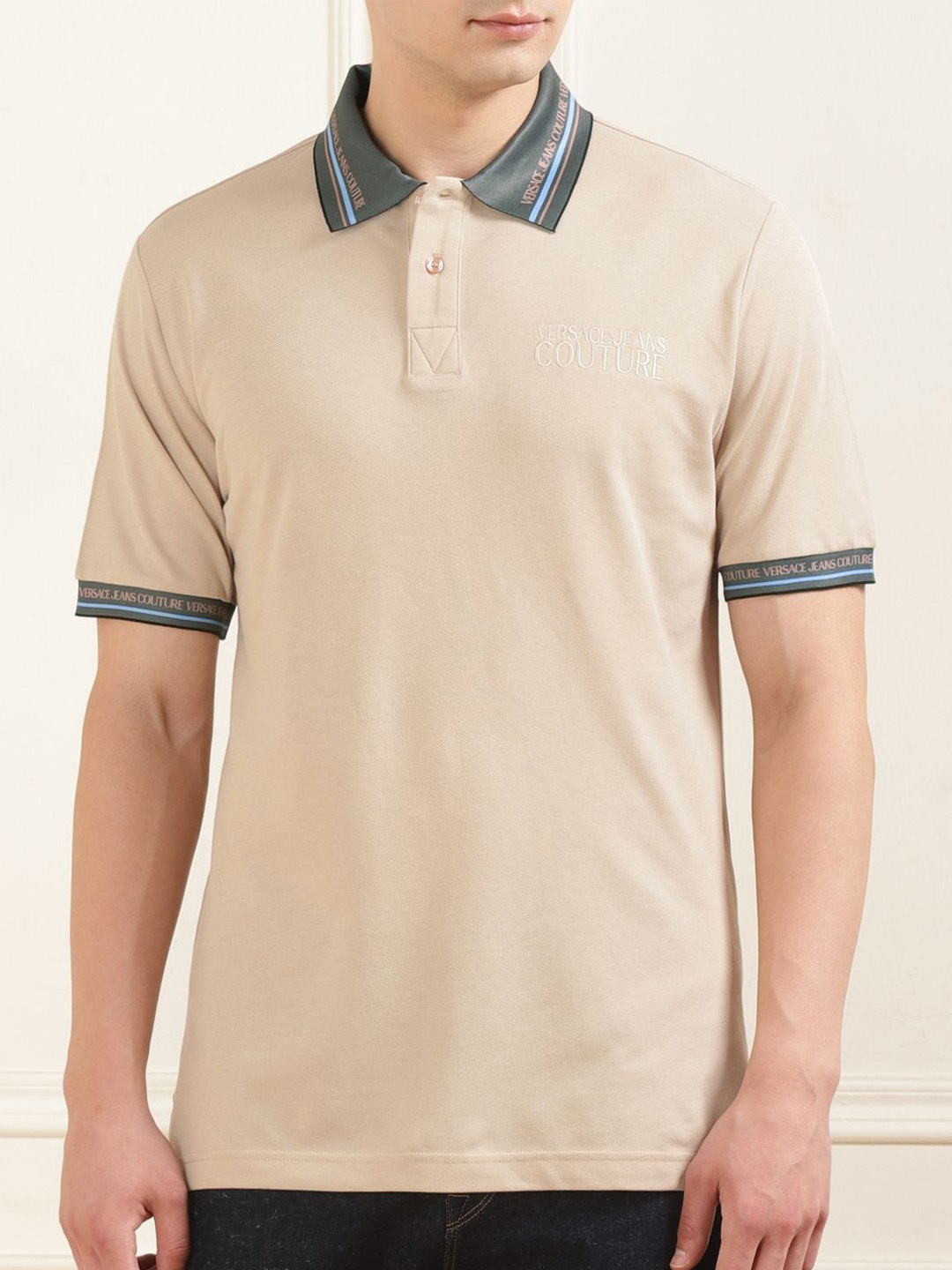 

Versace Jeans Couture Men Applique Polo Collar T-shirt, Cream