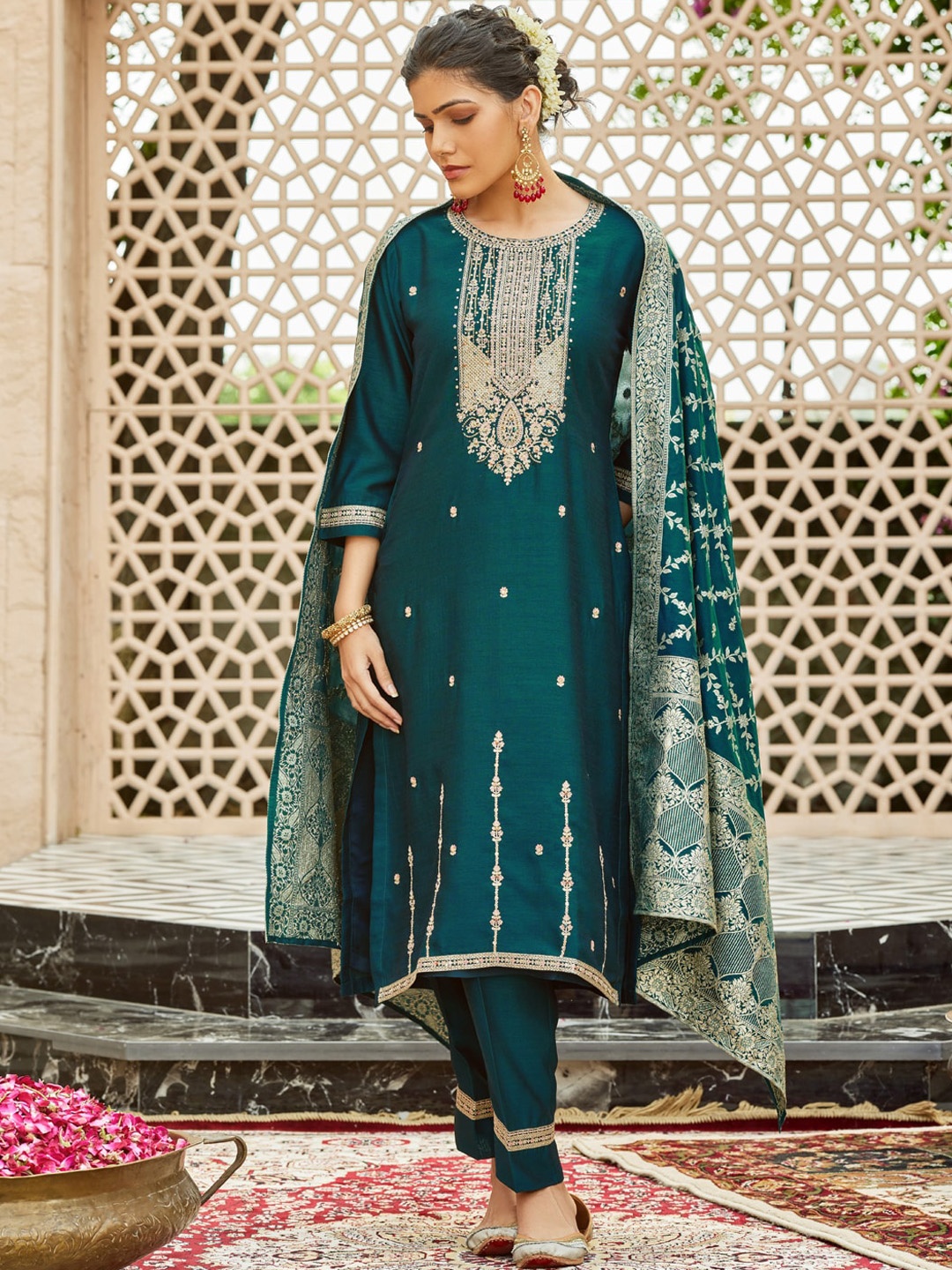 

WOMEN PLUS Embroidered Straight Kurta & Trousers With Dupatta, Green
