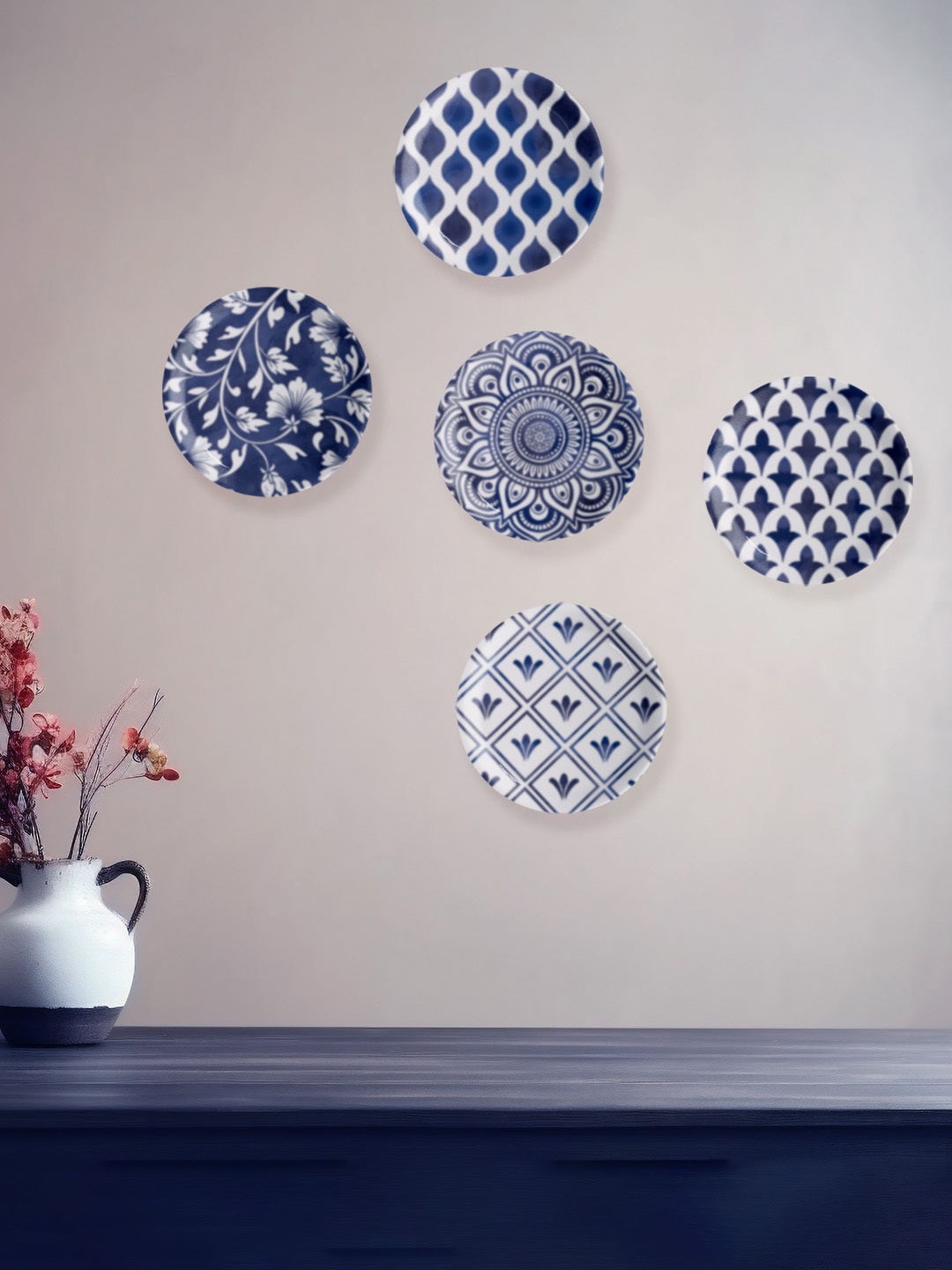 

nestroots Mosaic White & Blue 5 Pieces Printed Ceramic Hanging Wall Plate Decor