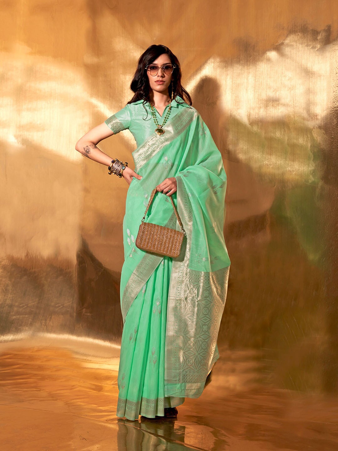 

Elora Pure Linen Cotton Handwoven Multi Zari Saree, Green