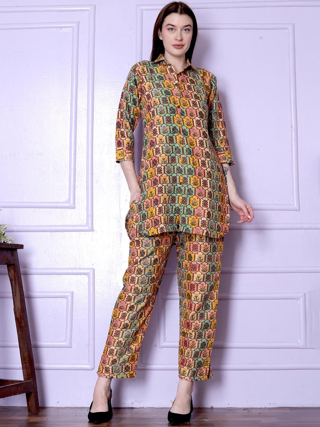 

Divyadham Textiles Floral Printed Shirt Collar Tunic With Trousers, Green