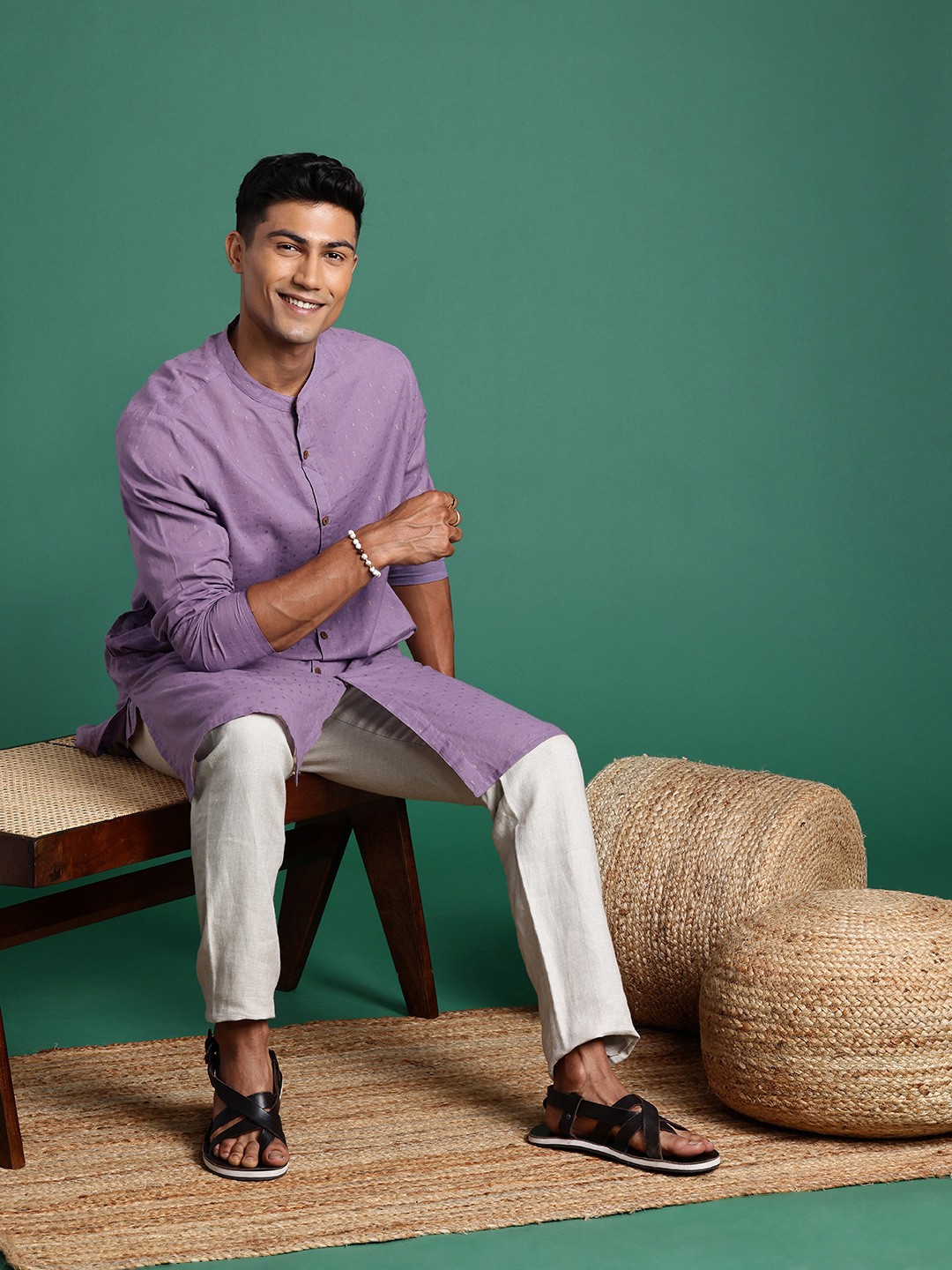 

Sangria Men Woven Design Mandarin Collar Pure Cotton Kurta, Purple