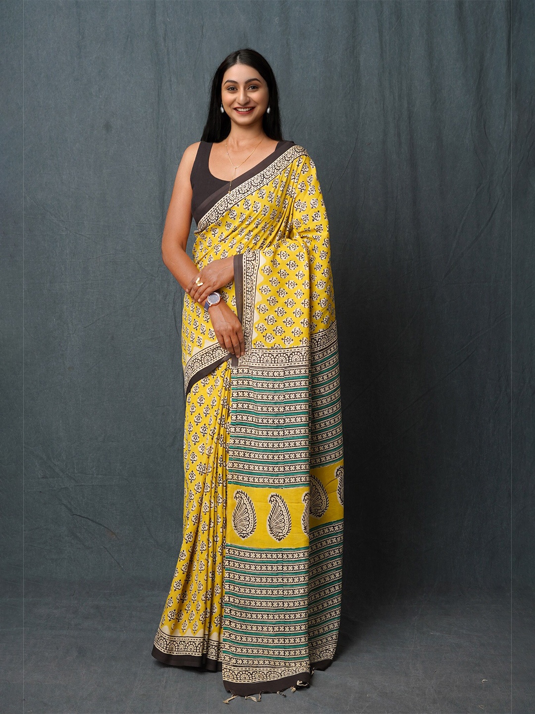 

Unnati Silks Ethnic Motifs Pure Silk Handloom Bagru Saree, Yellow
