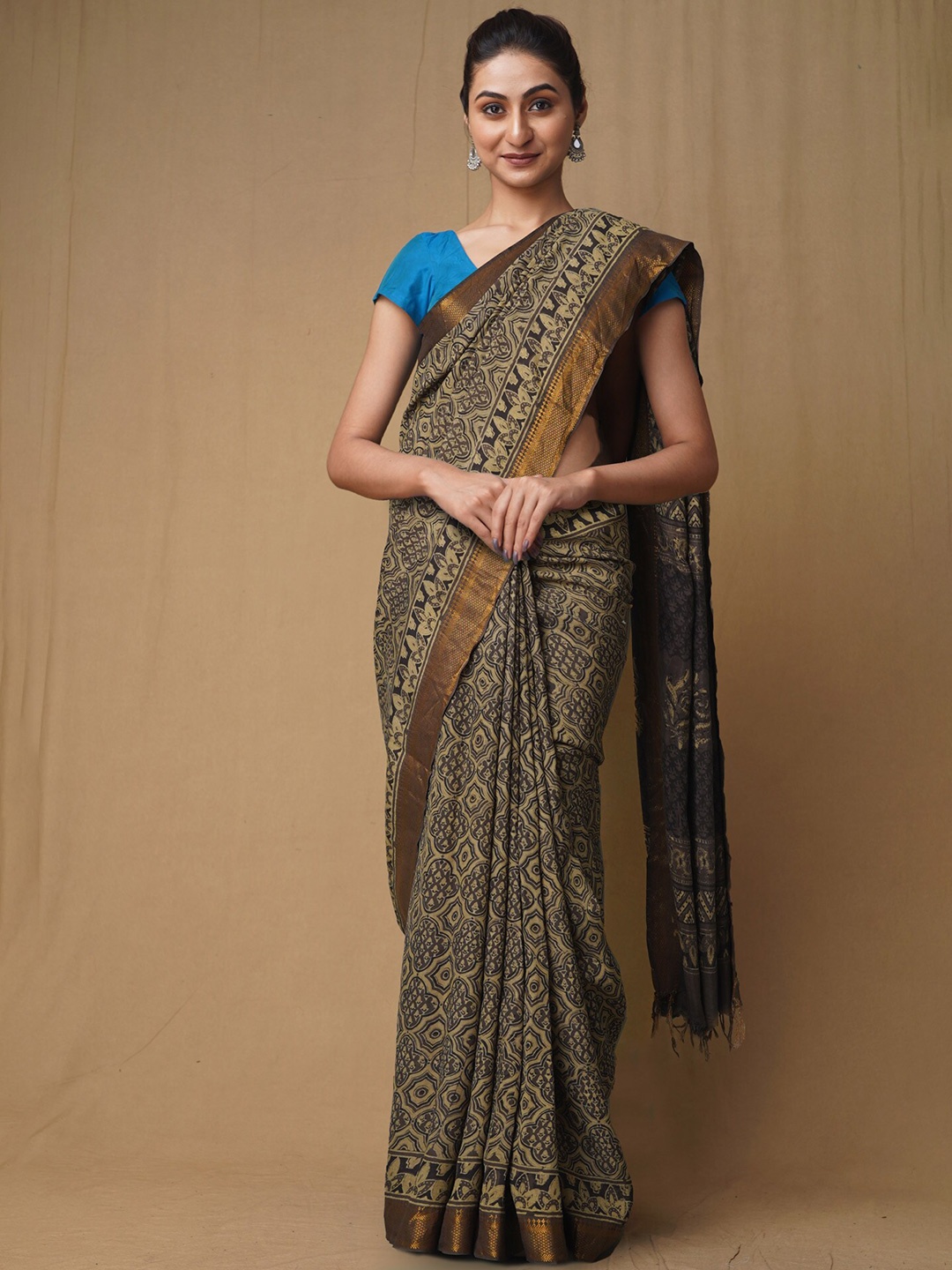 

Unnati Silks Ajrak Block Zari Pure Silk Handloom Chanderi Saree, Grey