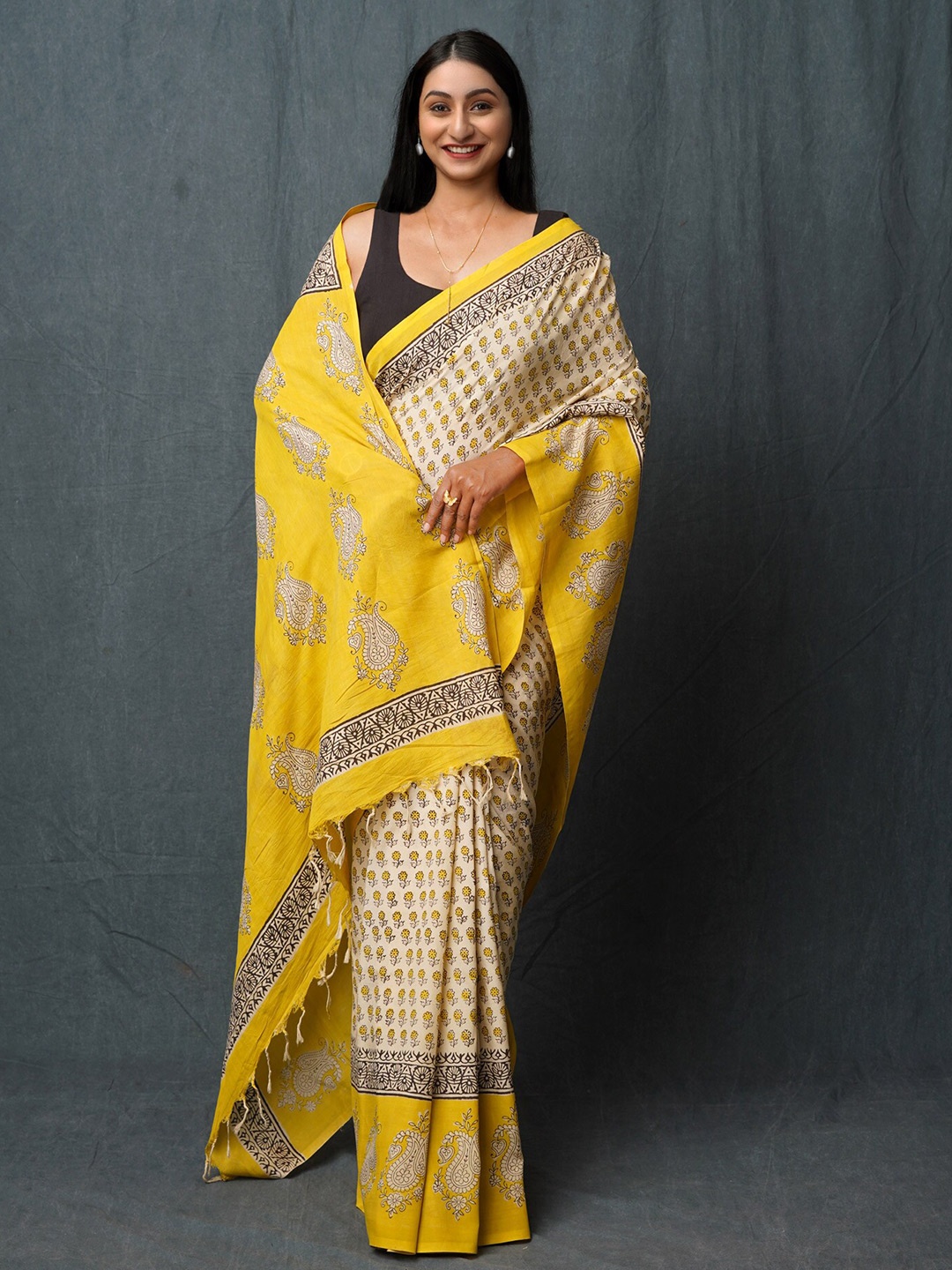 

Unnati Silks Ethnic Motifs Pure Silk Handloom Bagru Saree, Cream
