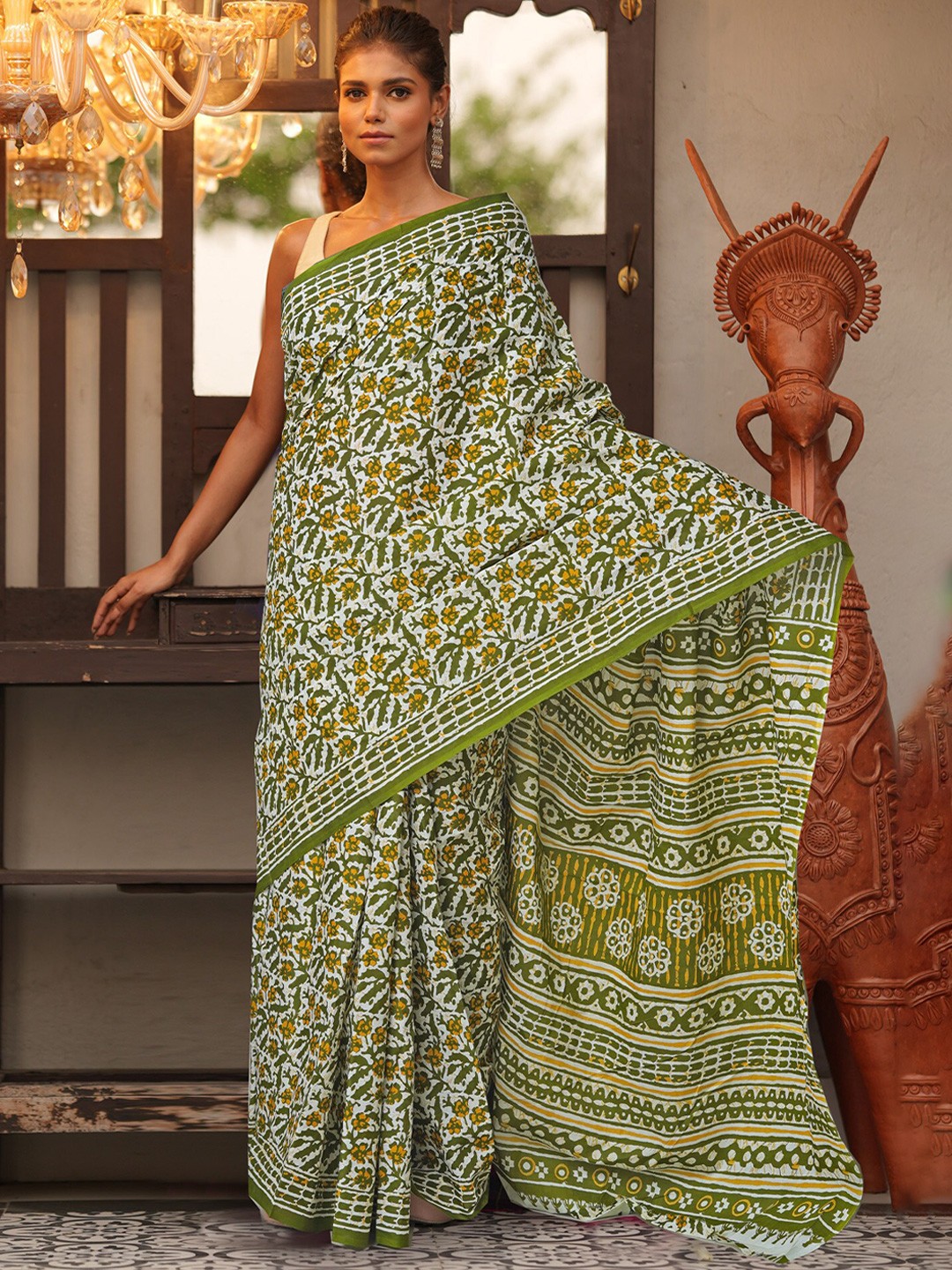 

Unnati Silks Ethnic Motifs Pure Cotton Block Print Saree, White