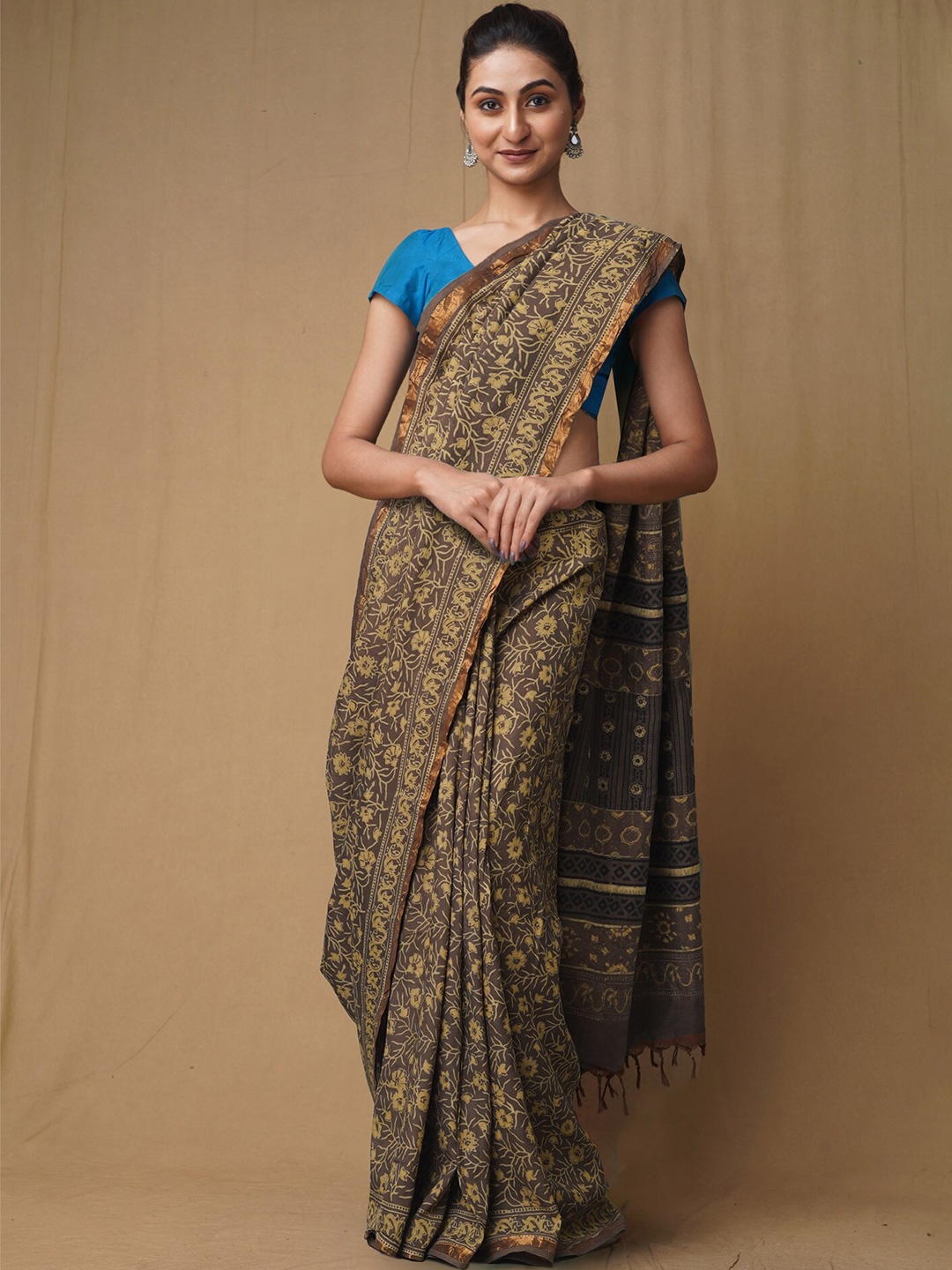 

Unnati Silks Ajrak Block Zari Pure Silk Handloom Chanderi Saree, Grey