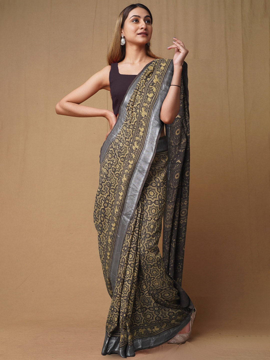 

Unnati Silks Ajrak Block Pure Silk Handloom Chanderi Saree, Grey