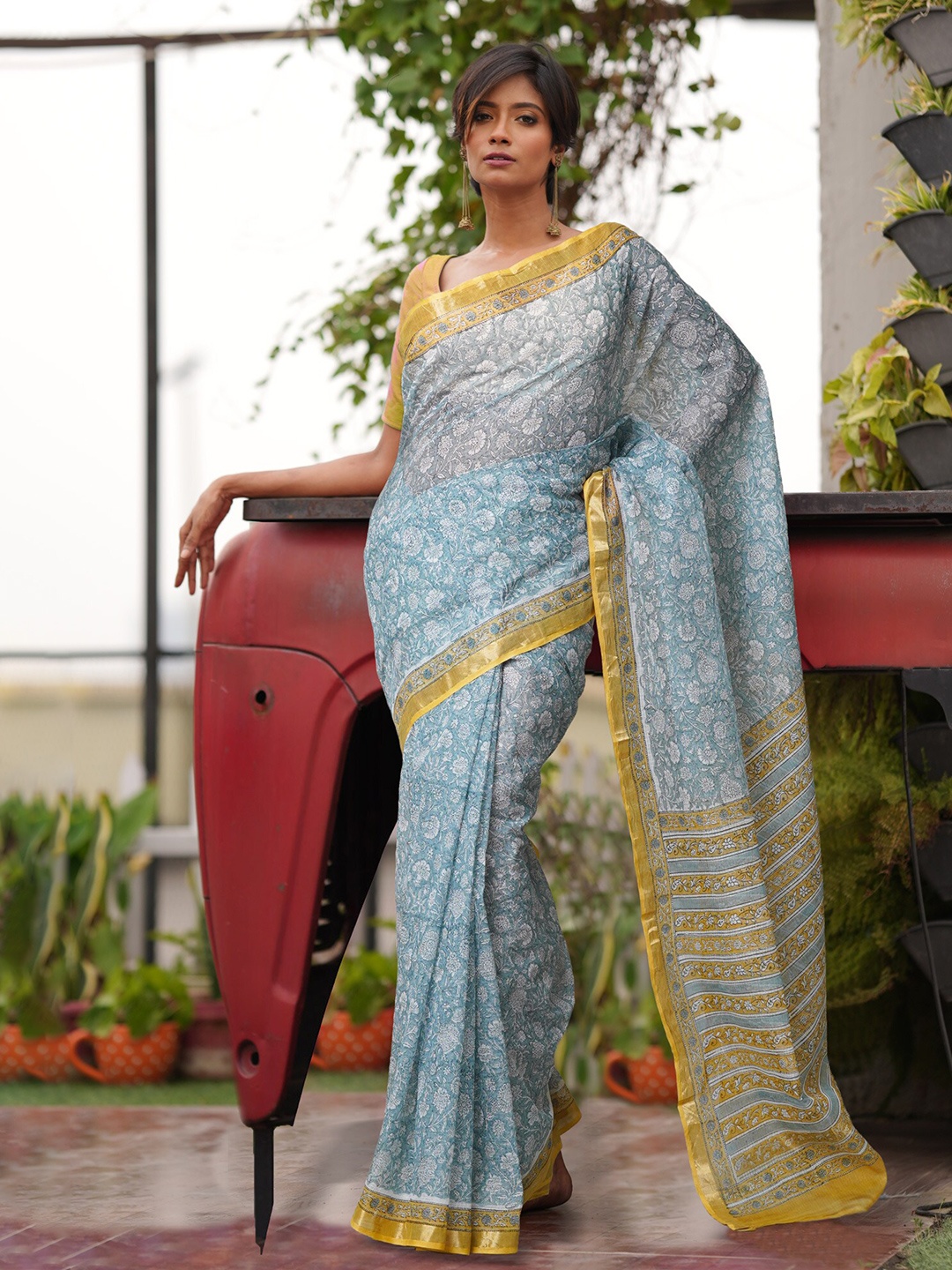 

Unnati Silks Ethnic Motifs Zari Silk Cotton Handloom Kota Saree, Grey