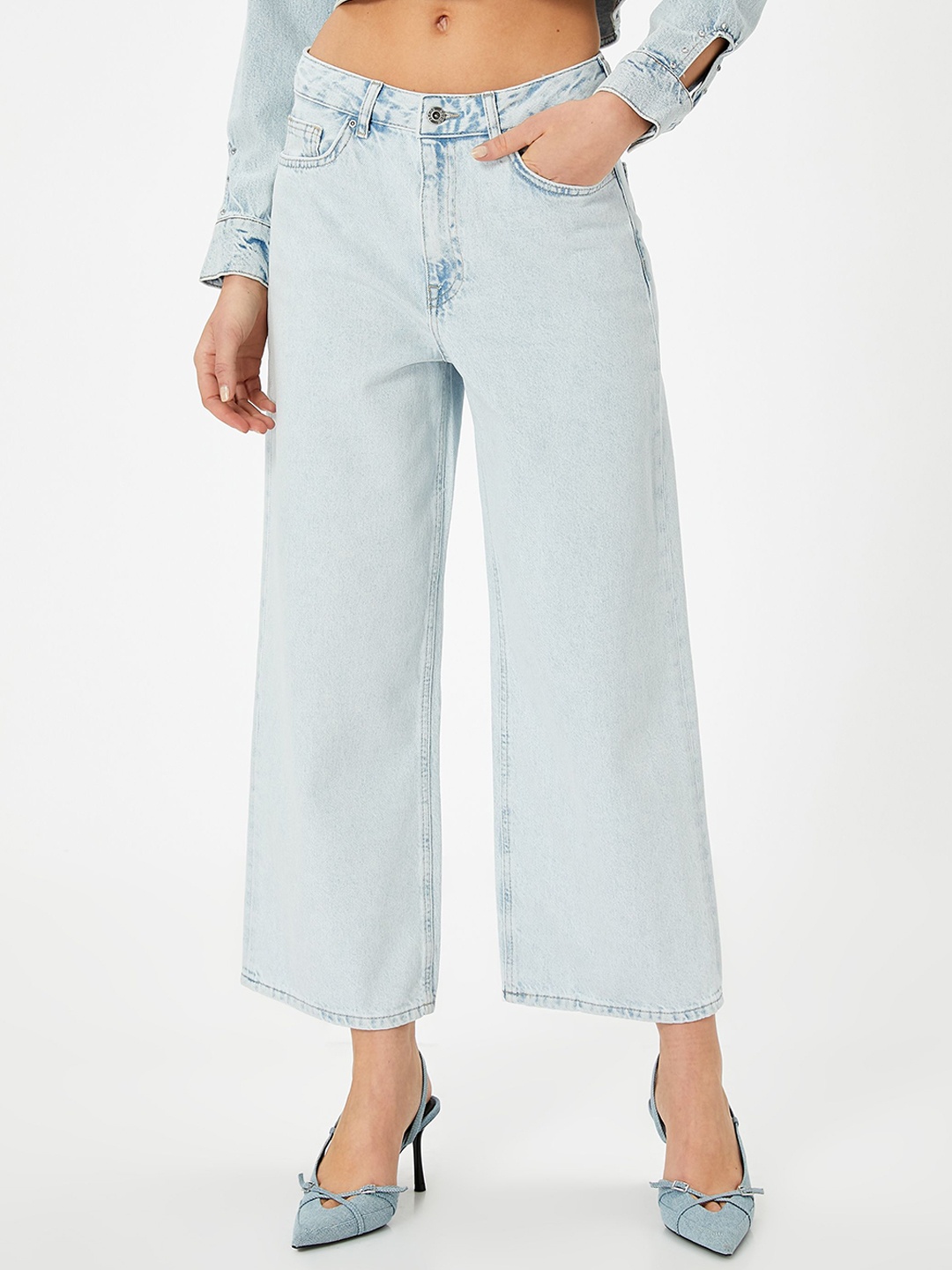 

Koton Women Bootcut Mildly Distressed Stretchable Jeans, Blue
