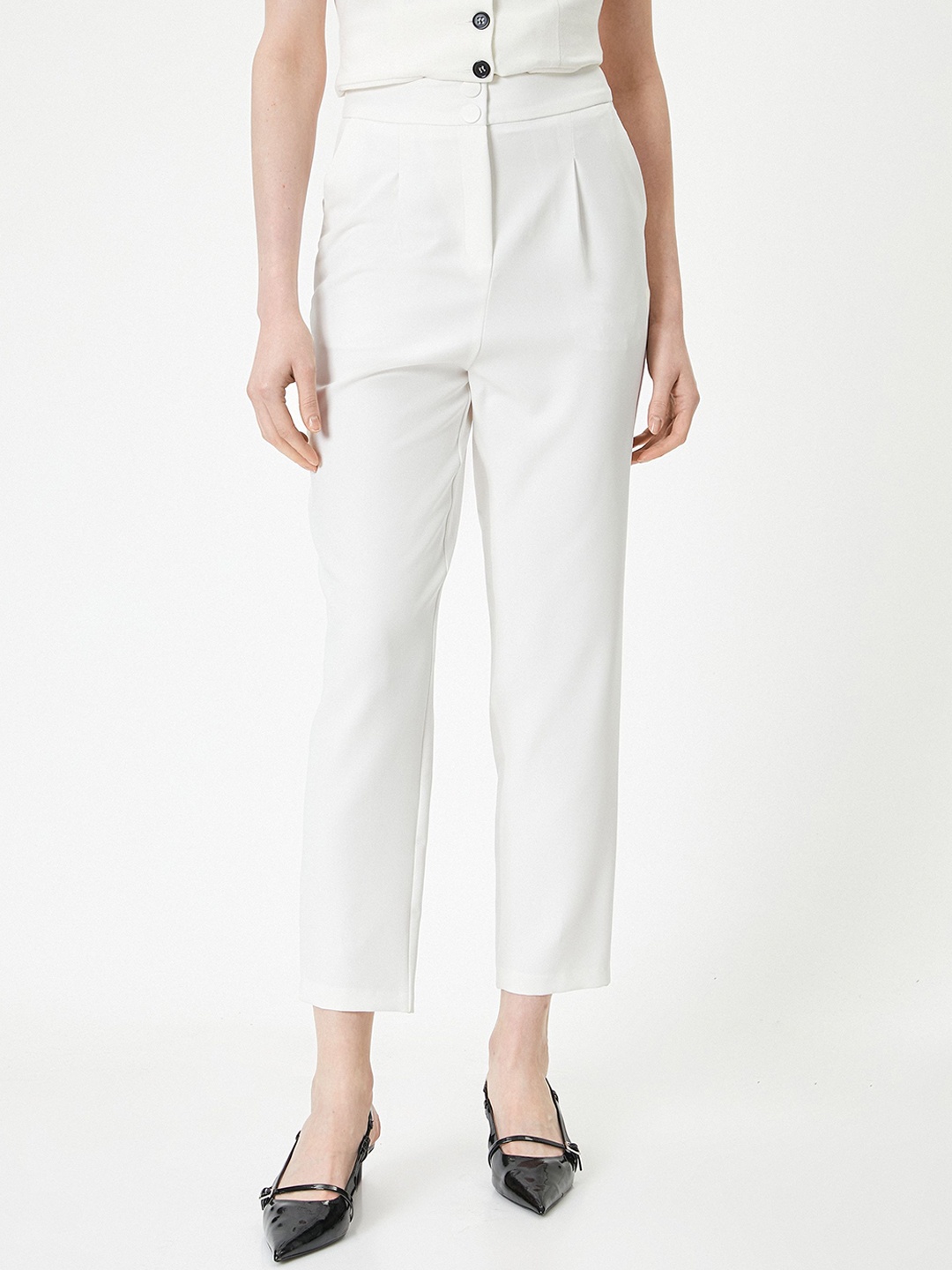 

Koton Women Mid-Rise Regular Fit Cropped Trousers, Off white