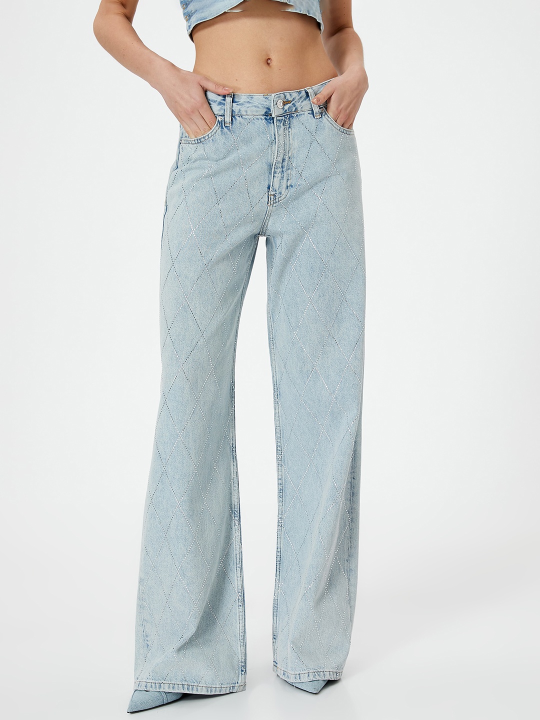

Koton Women Slim Fit Mildly Distressed Stretchable Jeans, Blue