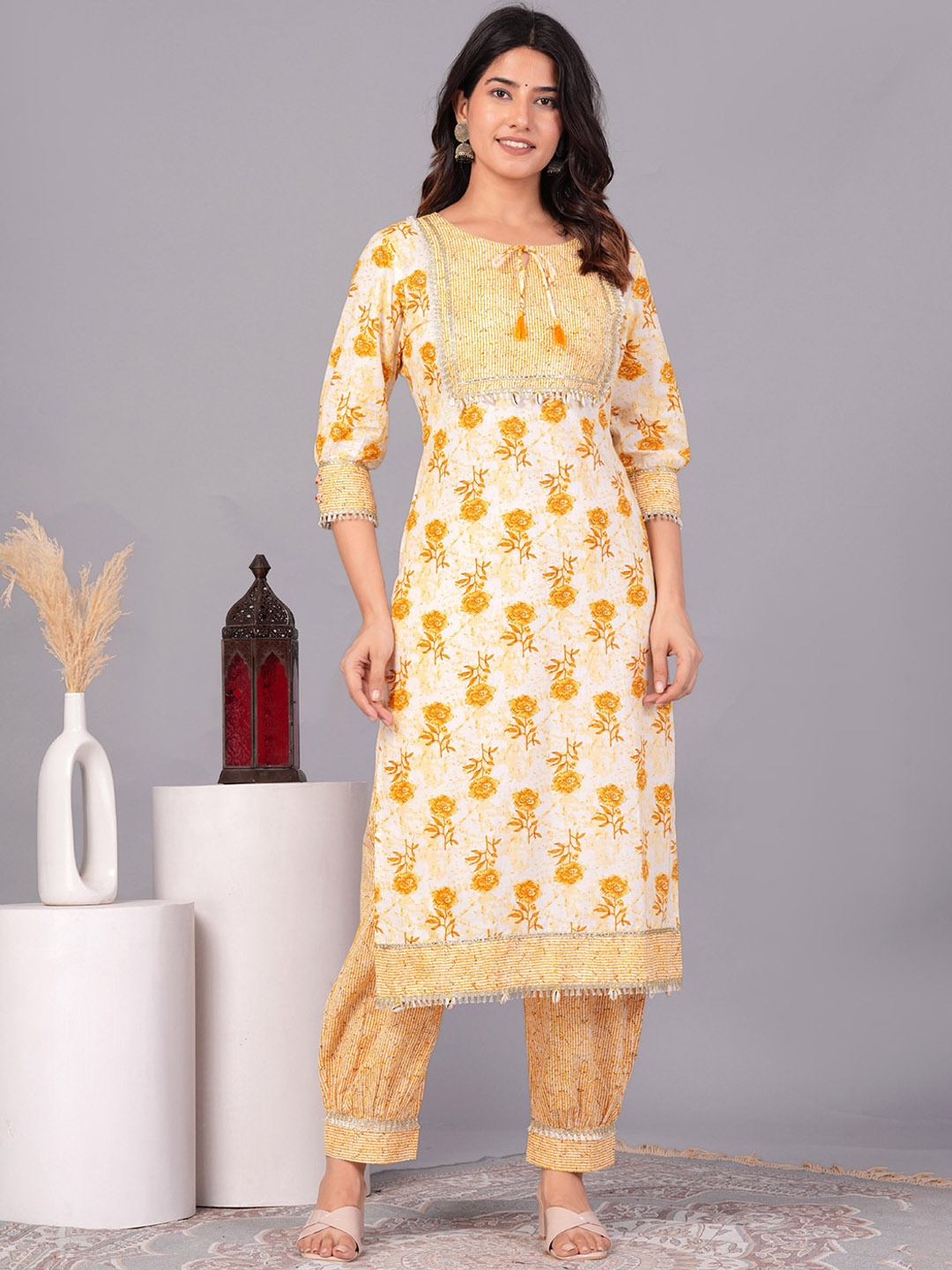 

Light Daisy Floral Printed Pure Cotton Straight Kurta With Salwar, Cream