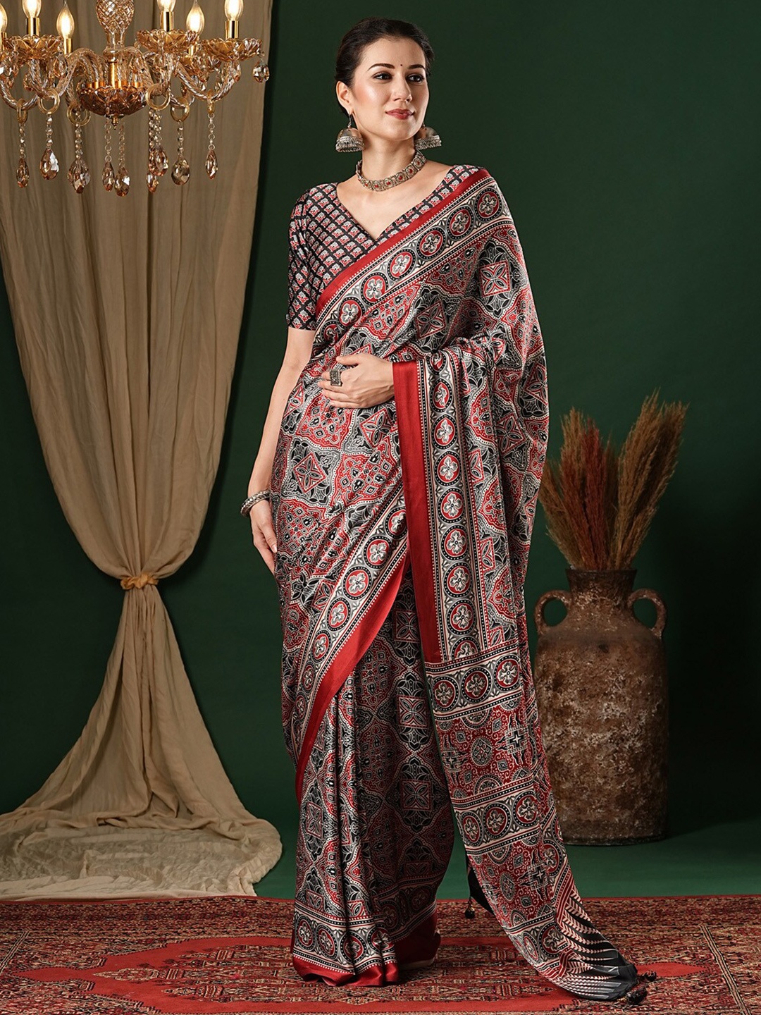

Anouk Ethnic Motifs Pure Crepe Saree, Grey