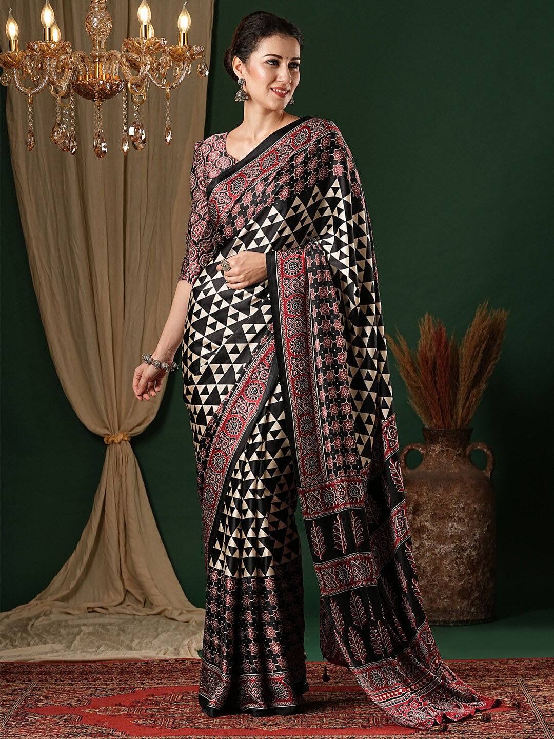 

Anouk Pure Crepe Saree, Black