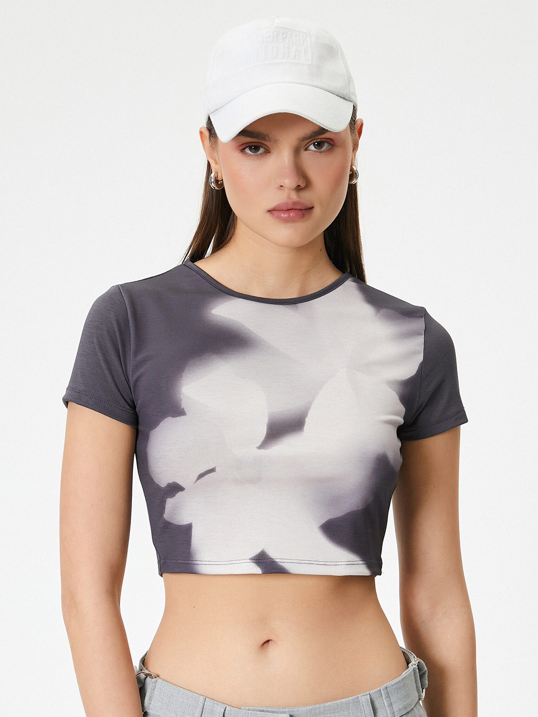 

Koton Women Dyed Slim Fit T-shirt, Grey