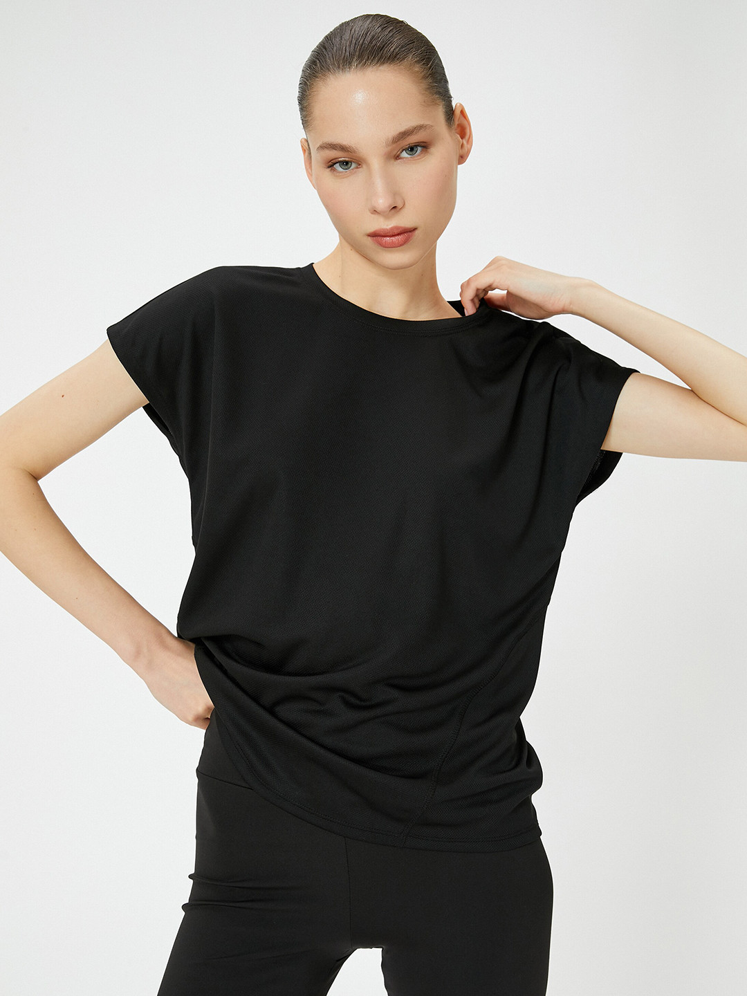 

Koton Black Extended Sleeves T-shirt