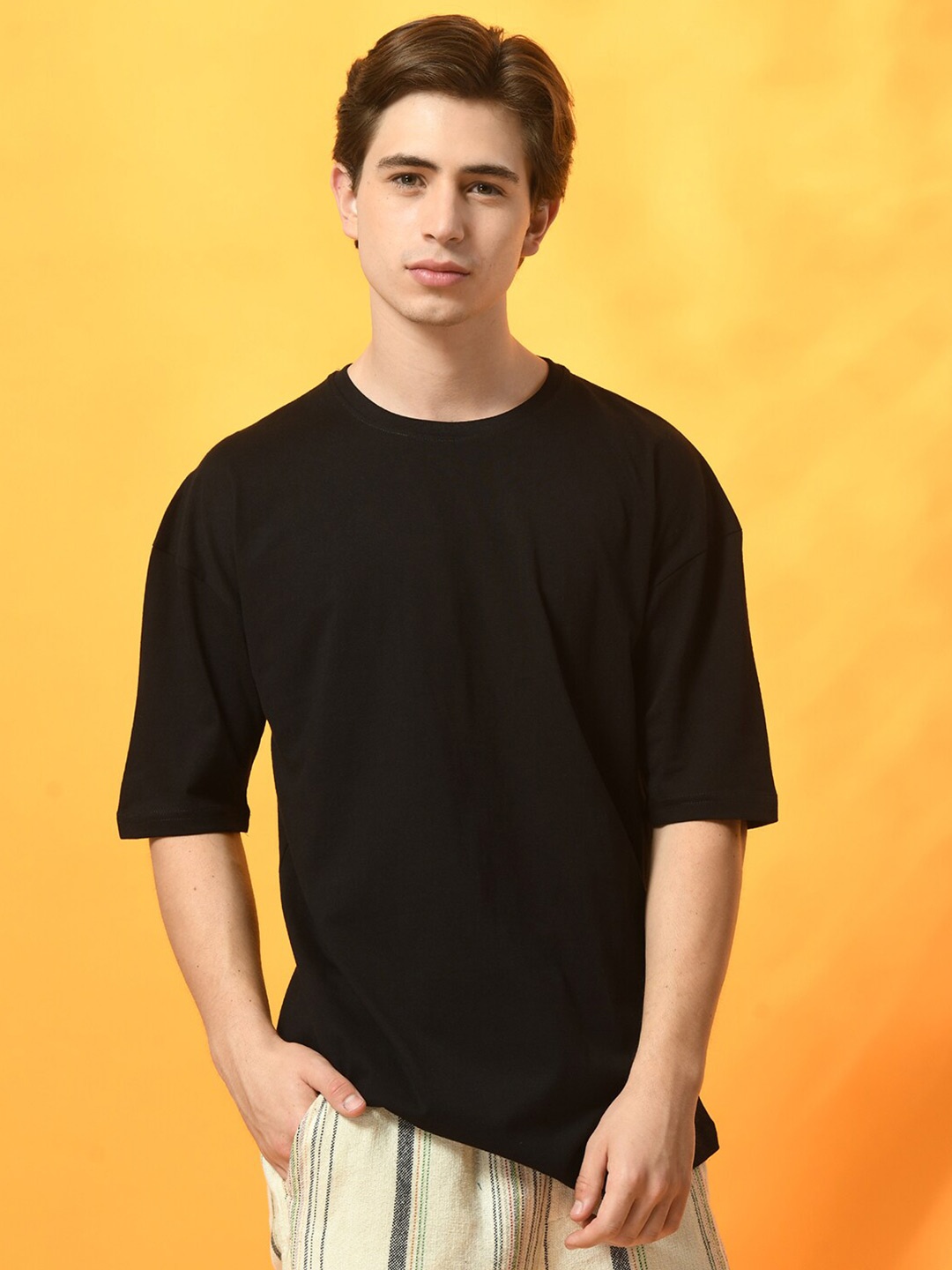 

FITINC Men Drop-Shoulder Sleeves Bio Finish Round Neck T-shirt, Black