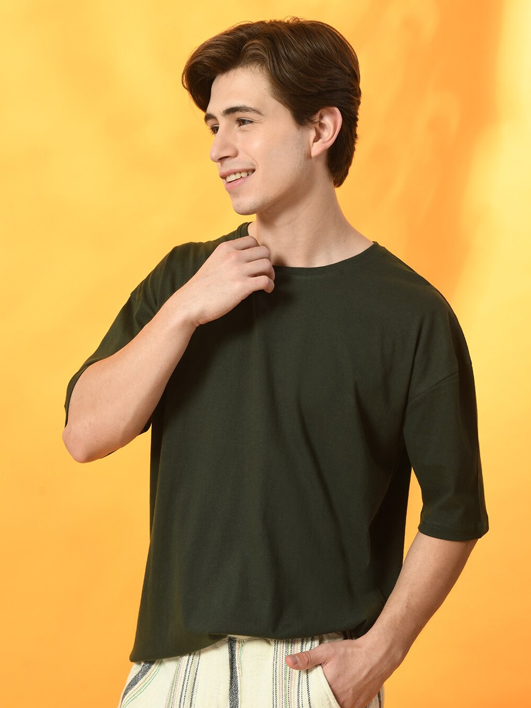 

FITINC Men Drop-Shoulder Sleeves Bio Finish Round Neck T-shirt, Green
