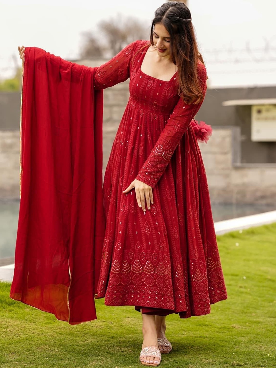 

VAANI CREATION Ethnic Motifs Embroidered Pleated Sequinned Kurta with Trouser & Dupatta, Red