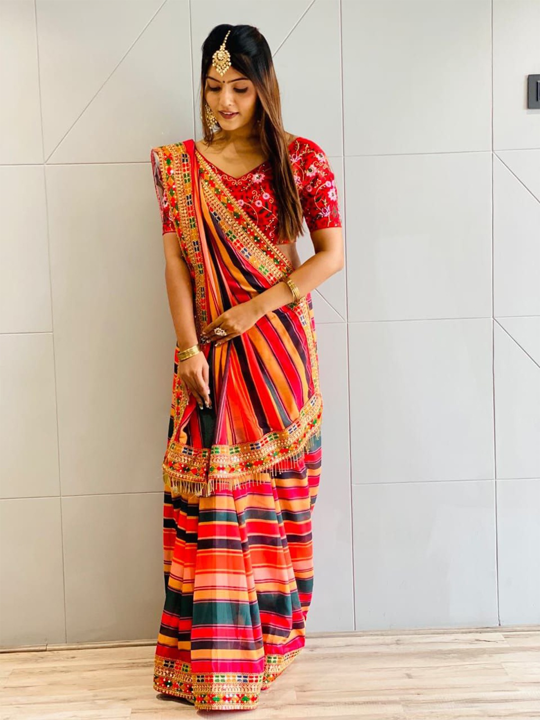 

Jinal & Jinal Striped Embroidered Pure Silk Saree, Red
