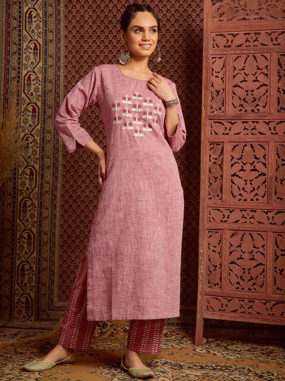 

WOMEN PLUS Round Neck Ethnic Motifs Embroidered Regular Pure Cotton Straight Kurta Set, Pink