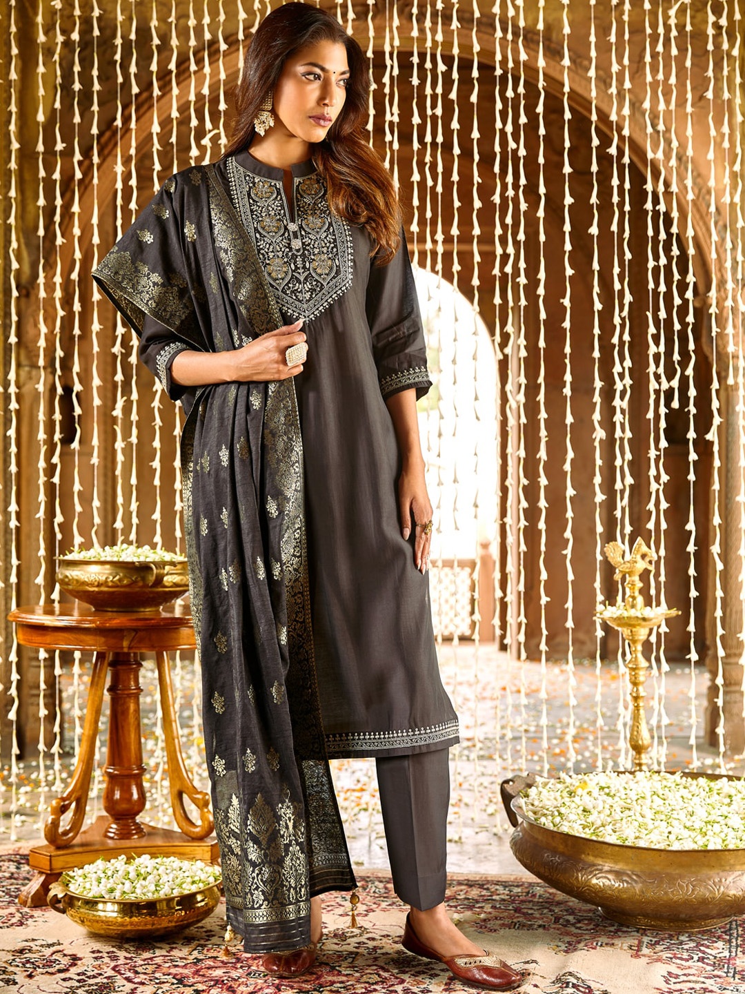 

WOMEN PLUS Women Ethnic Motifs Yoke Design Regular Thread Work Kurta with Trousers & With Dupatta, Grey