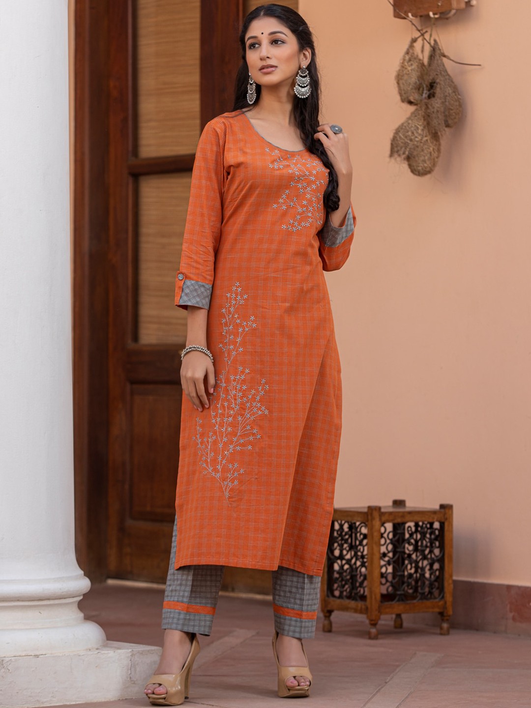 

WOMEN PLUS Floral Embroidered Regular Thread Work Pure Cotton Straight Kurta With Trousers, Orange