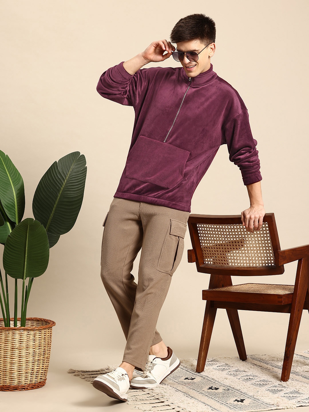 

Mast & Harbour Men Corduroy Sweatshirt, Burgundy