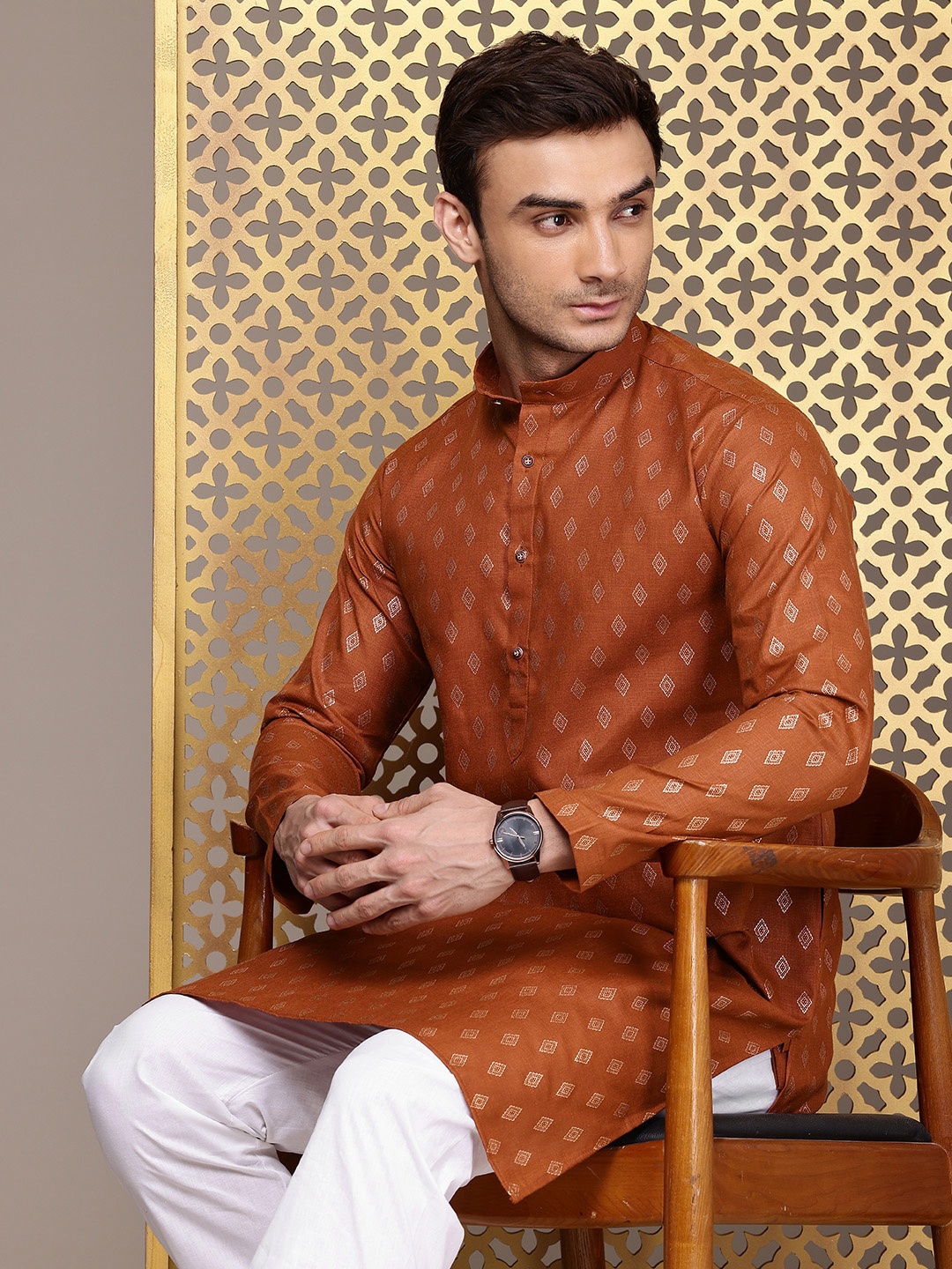 

House of Pataudi Men Jashn Ethnic Motifs Foil Printed Regular Kurta With Churidar, Rust