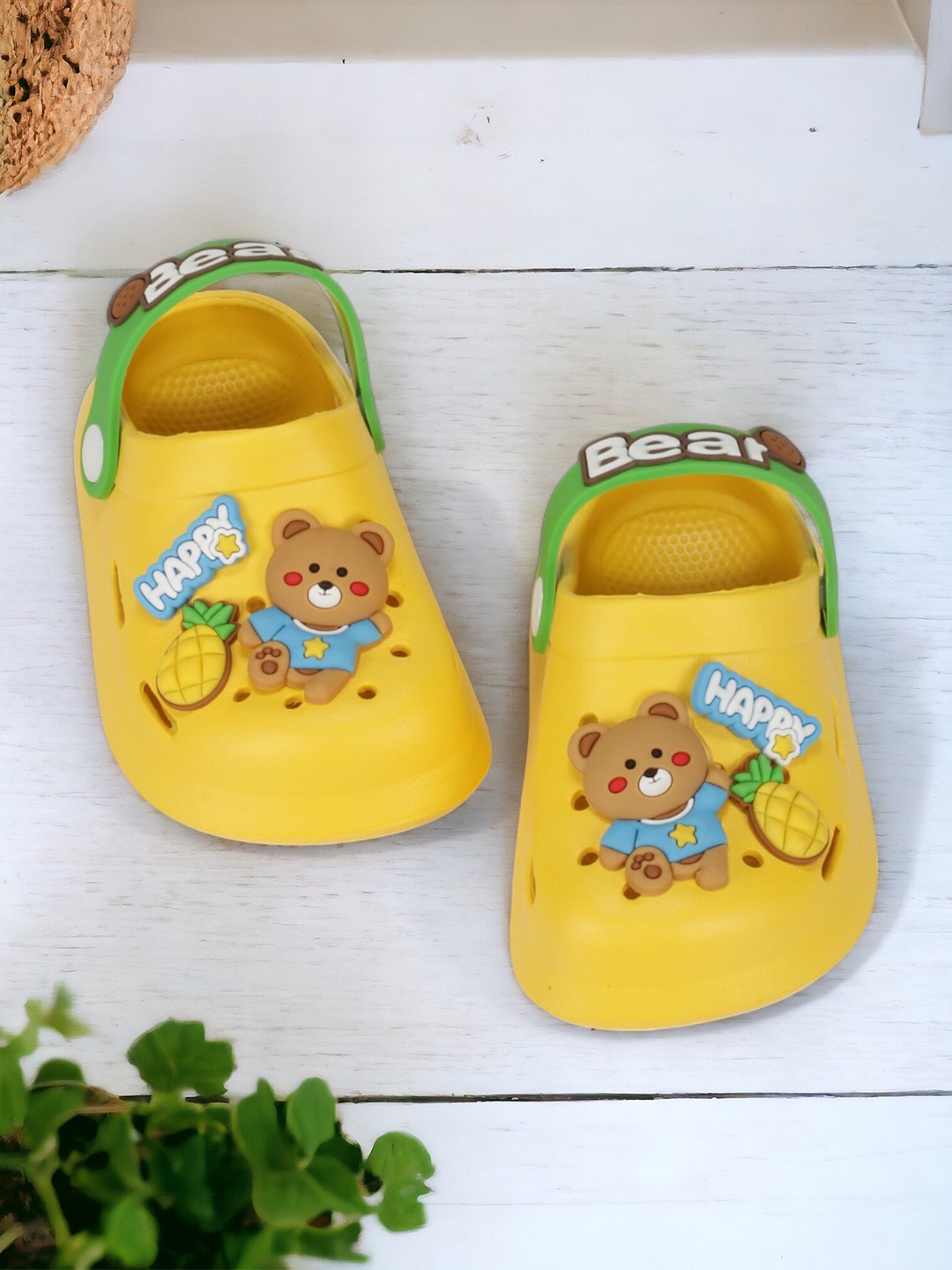 

Lil Lollipop Unisex Kids Self Design Clogs, Yellow