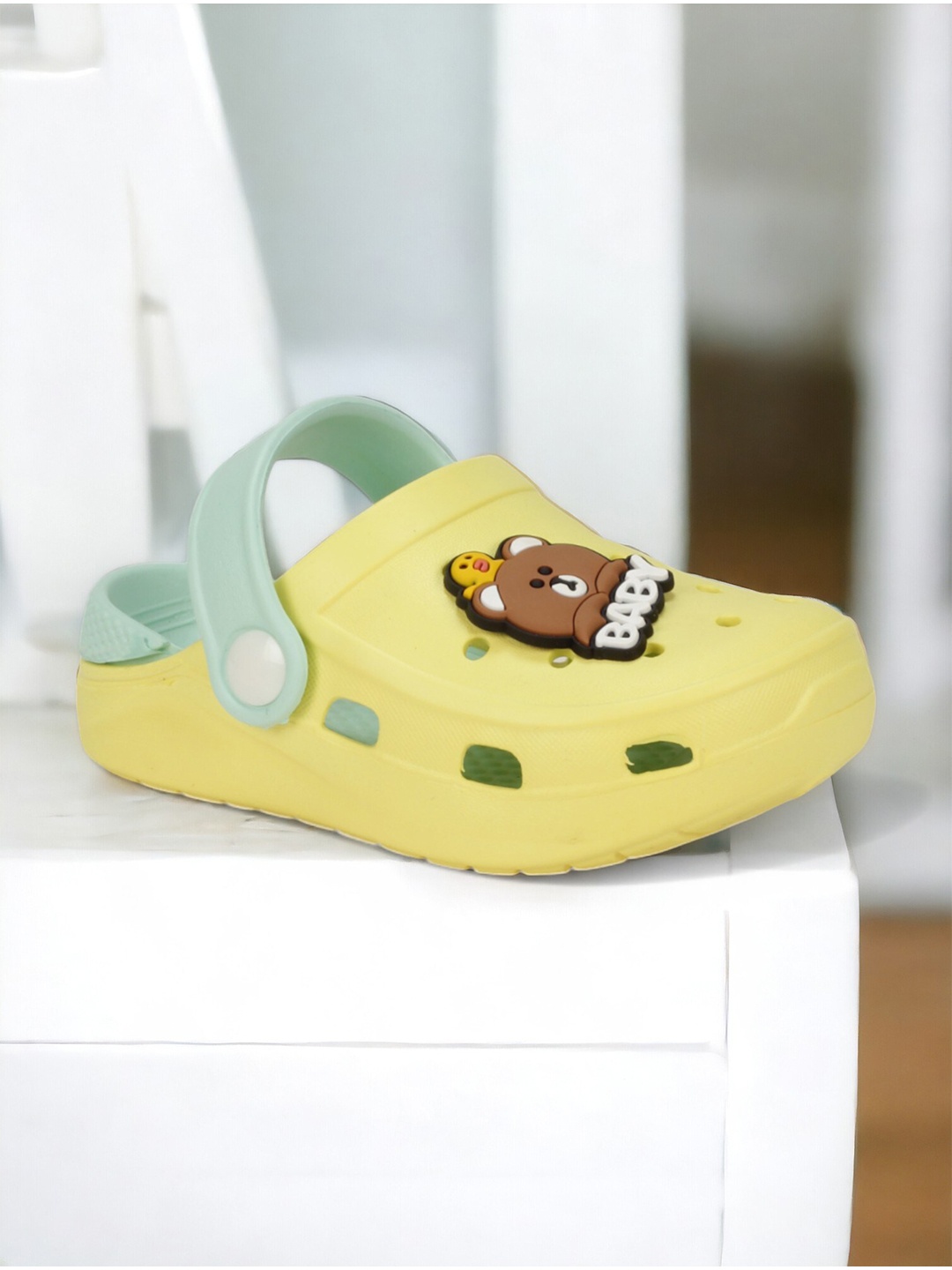 

Lil Lollipop Kids Bear Applique Rubber Anti-Slip Clogs, Yellow